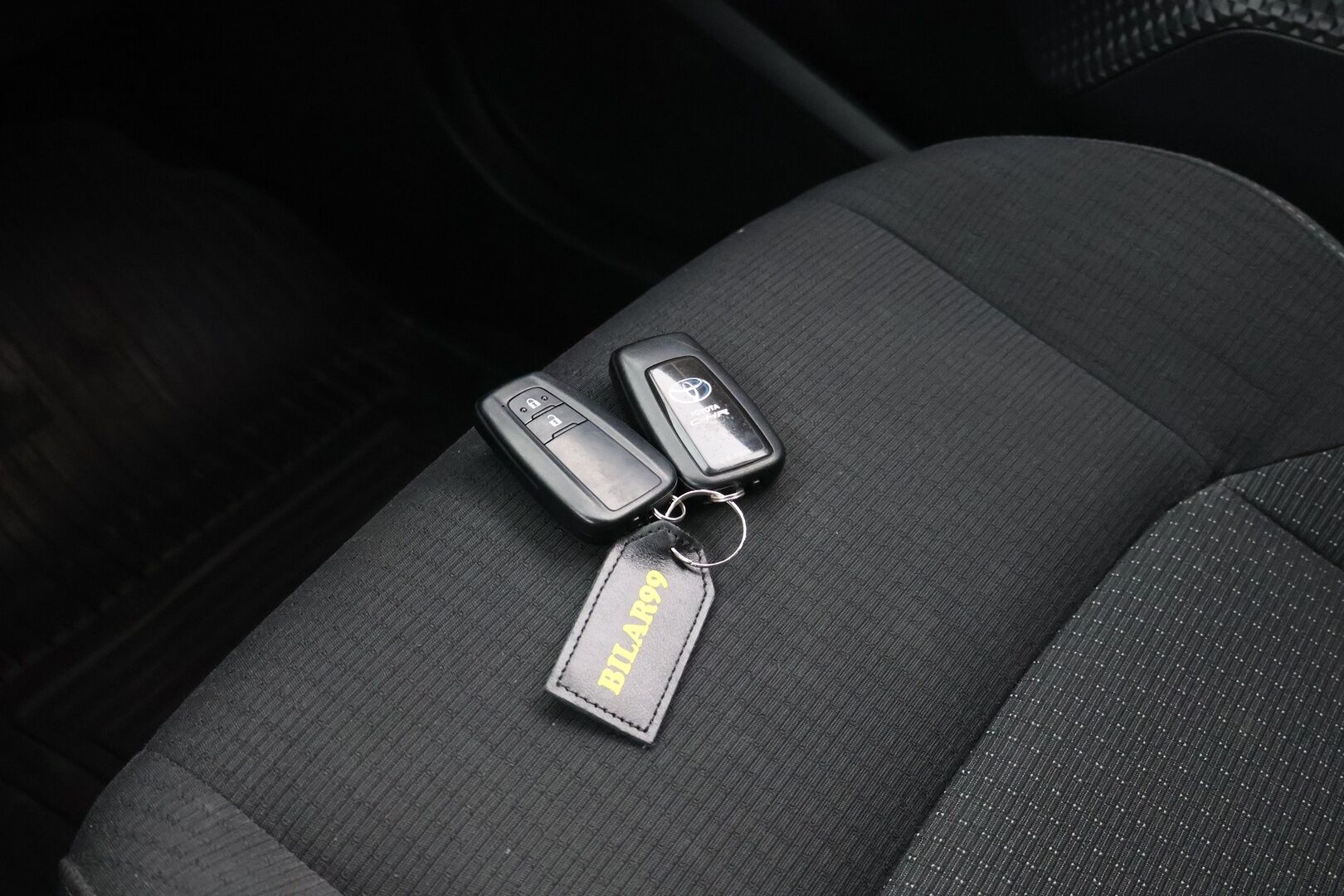 Toyota C-HR 2018 1,8 Hybrid Active - Tulossa Myyntiin! Kysy lisätiedot myyjältä!