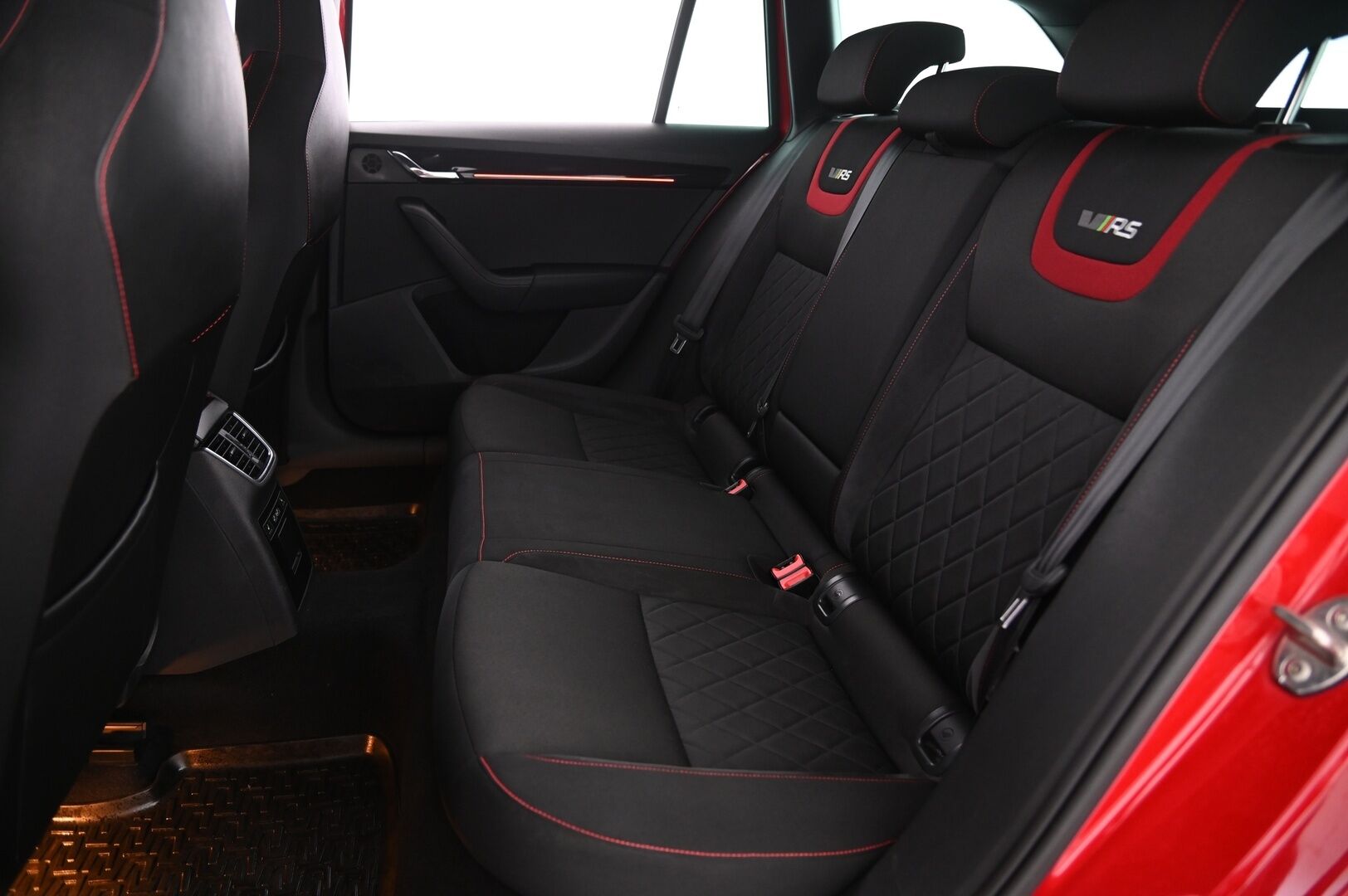 Skoda Octavia 2018 Combi 2,0 TDI 184 RS ** PA-Lämmitin / P-kamera /Keyless / Adapt.Vakkari / Vetokoukku ** - Webasto | Koukku | Peruutuskamera | Adapt.Vakkari | Keyless