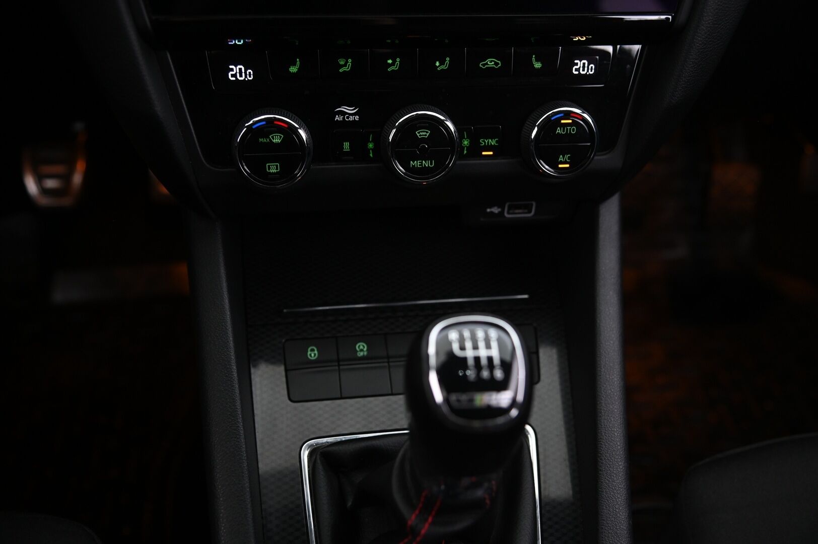Skoda Octavia 2018 Combi 2,0 TDI 184 RS ** PA-Lämmitin / P-kamera /Keyless / Adapt.Vakkari / Vetokoukku ** - Webasto | Koukku | Peruutuskamera | Adapt.Vakkari | Keyless