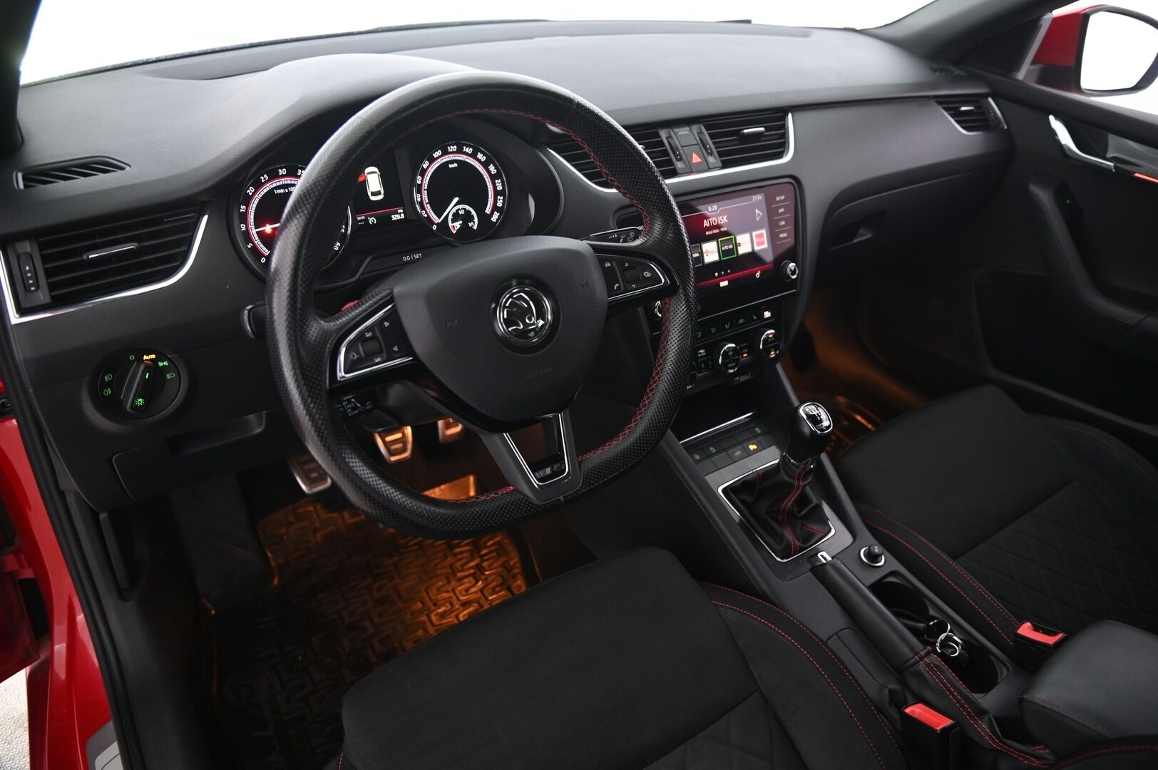 Skoda Octavia 2018 Combi 2,0 TDI 184 RS ** PA-Lämmitin / P-kamera /Keyless / Adapt.Vakkari / Vetokoukku ** - Webasto | Koukku | Peruutuskamera | Adapt.Vakkari | Keyless