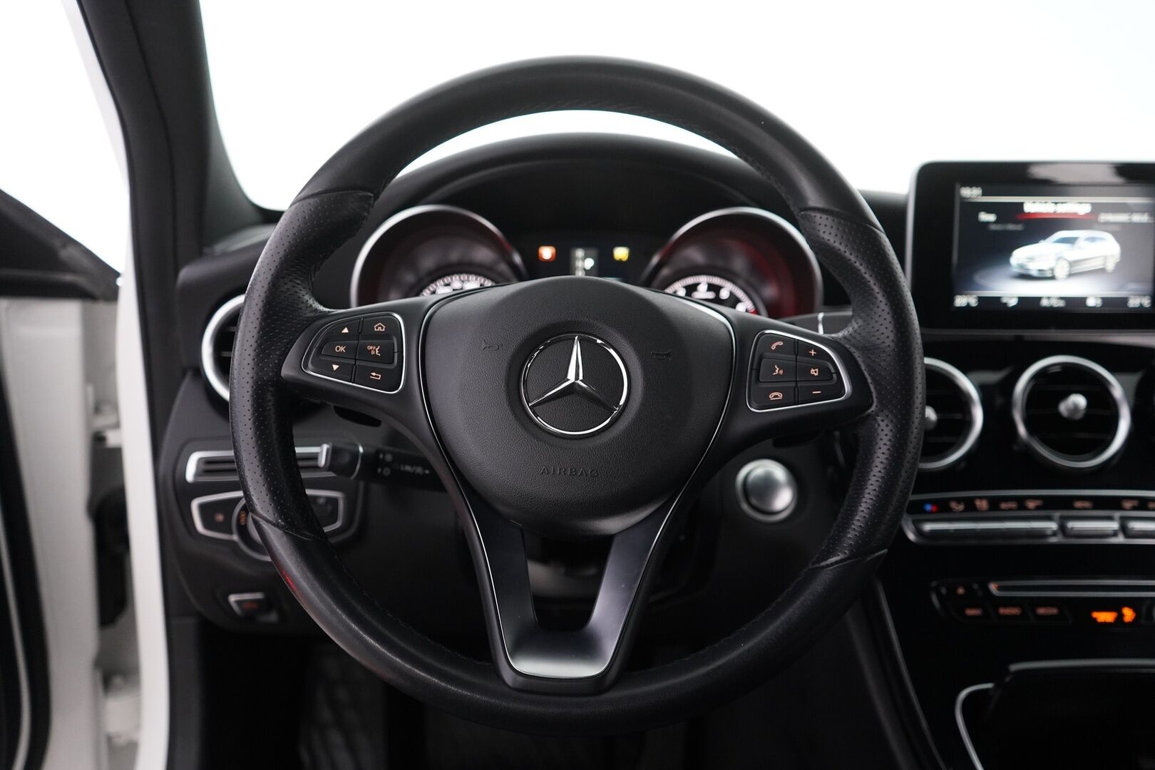 Mercedes-Benz C 2018 200 4Matic T A Avantgarde * Sporttipenkit / Vetokoukku / ILS / Vakkari / Tutkat * - Suomi-auto / Viimeisin huolto 143tkm / Apple&Android / Uudet nastarenkaat! - Osta nyt, maksa vasta ensi vuonna