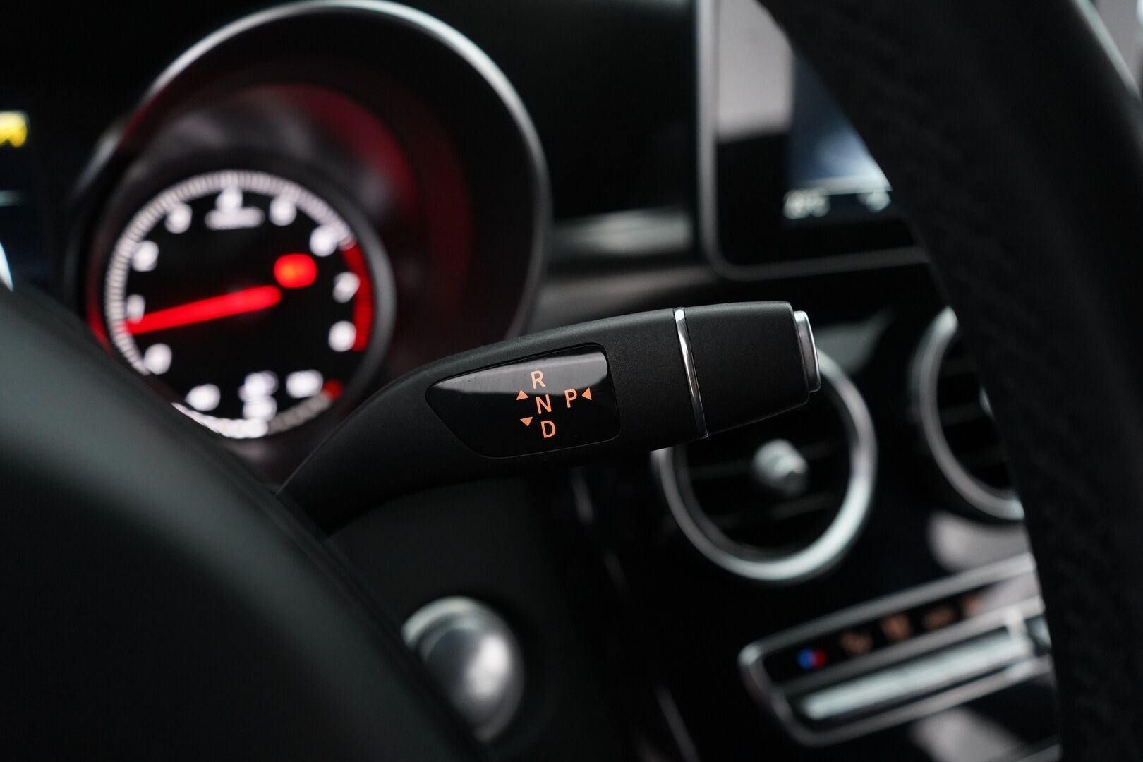 Mercedes-Benz C 2018 200 4Matic T A Avantgarde * Sporttipenkit / Vetokoukku / ILS / Vakkari / Tutkat * - Suomi-auto / Viimeisin huolto 143tkm / Apple&Android / Uudet nastarenkaat! - Osta nyt, maksa vasta ensi vuonna