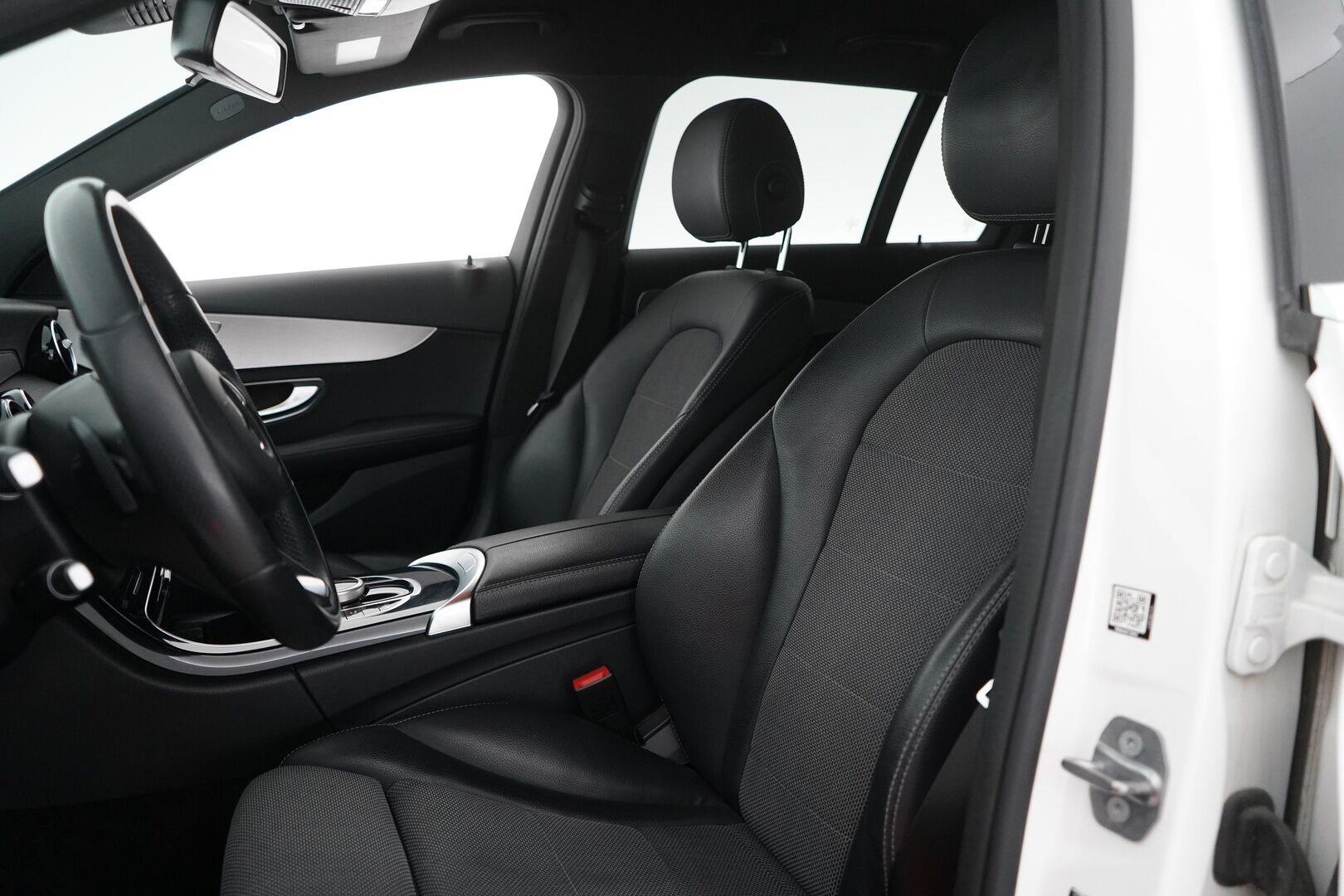 Mercedes-Benz C 2018 200 4Matic T A Avantgarde * Sporttipenkit / Vetokoukku / ILS / Vakkari / Tutkat * - Suomi-auto / Viimeisin huolto 143tkm / Apple&Android / Uudet nastarenkaat! - Osta nyt, maksa vasta ensi vuonna