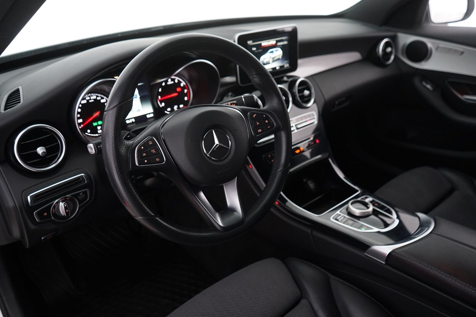 Mercedes-Benz C 2018 200 4Matic T A Avantgarde * Sporttipenkit / Vetokoukku / ILS / Vakkari / Tutkat * - Suomi-auto / Viimeisin huolto 143tkm / Apple&Android / Uudet nastarenkaat! - Osta nyt, maksa vasta ensi vuonna