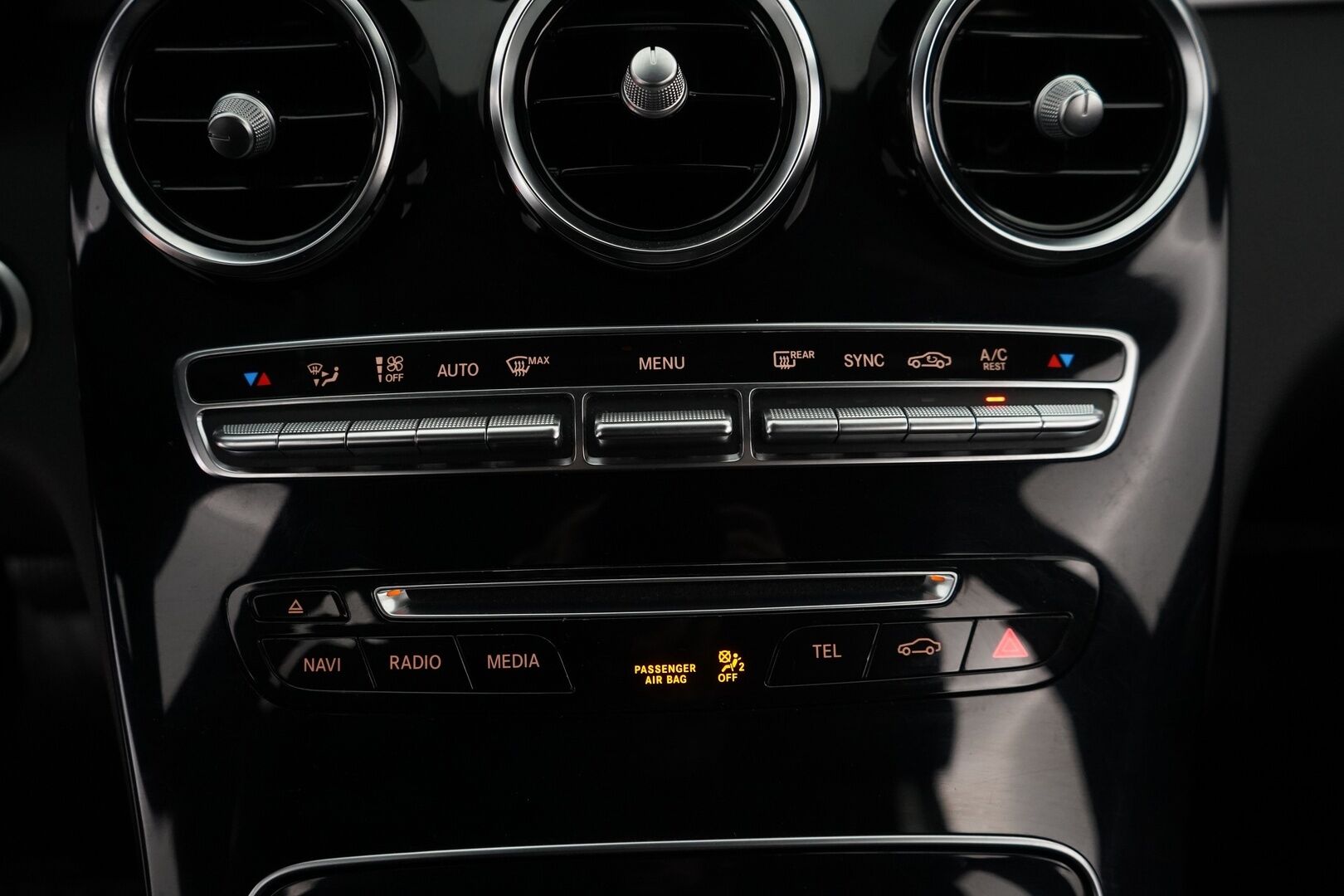 Mercedes-Benz C 2018 200 4Matic T A Avantgarde * Sporttipenkit / Vetokoukku / ILS / Vakkari / Tutkat * - Suomi-auto / Viimeisin huolto 143tkm / Apple&Android / Uudet nastarenkaat! - Osta nyt, maksa vasta ensi vuonna