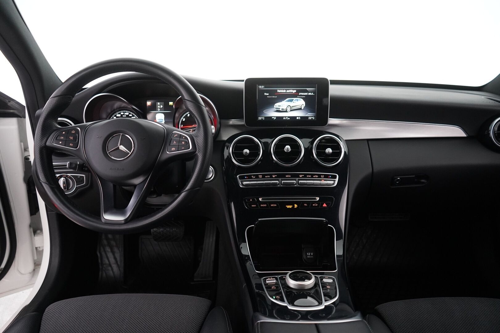 Mercedes-Benz C 2018 200 4Matic T A Avantgarde * Sporttipenkit / Vetokoukku / ILS / Vakkari / Tutkat * - Suomi-auto / Viimeisin huolto 143tkm / Apple&Android / Uudet nastarenkaat! - Osta nyt, maksa vasta ensi vuonna