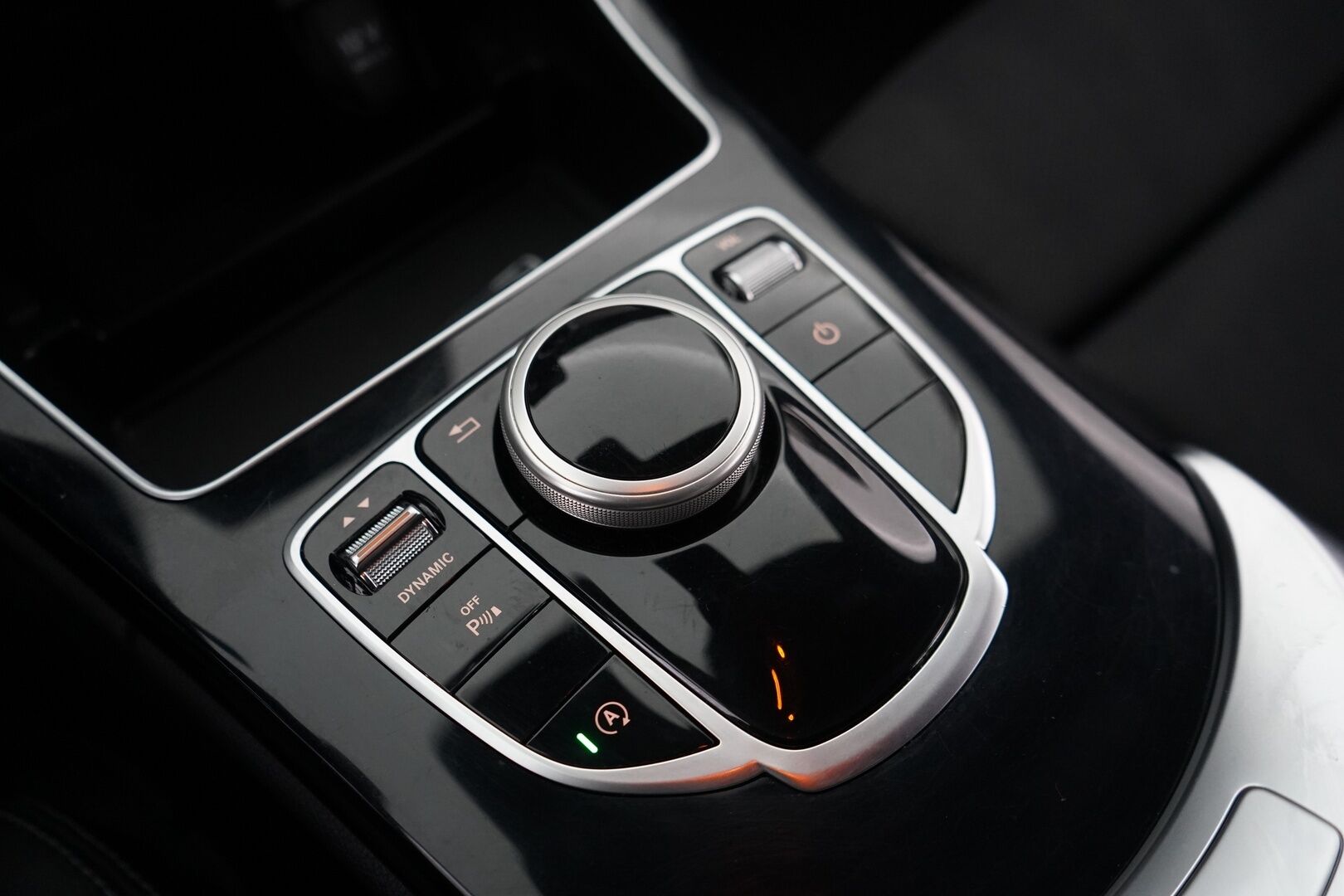 Mercedes-Benz C 2018 200 4Matic T A Avantgarde * Sporttipenkit / Vetokoukku / ILS / Vakkari / Tutkat * - Suomi-auto / Viimeisin huolto 143tkm / Apple&Android / Uudet nastarenkaat! - Osta nyt, maksa vasta ensi vuonna