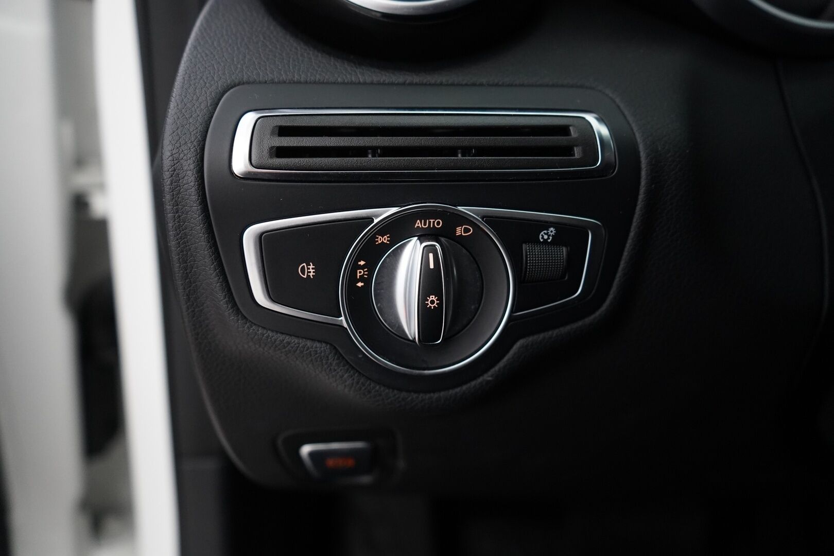 Mercedes-Benz C 2018 200 4Matic T A Avantgarde * Sporttipenkit / Vetokoukku / ILS / Vakkari / Tutkat * - Suomi-auto / Viimeisin huolto 143tkm / Apple&Android / Uudet nastarenkaat! - Osta nyt, maksa vasta ensi vuonna