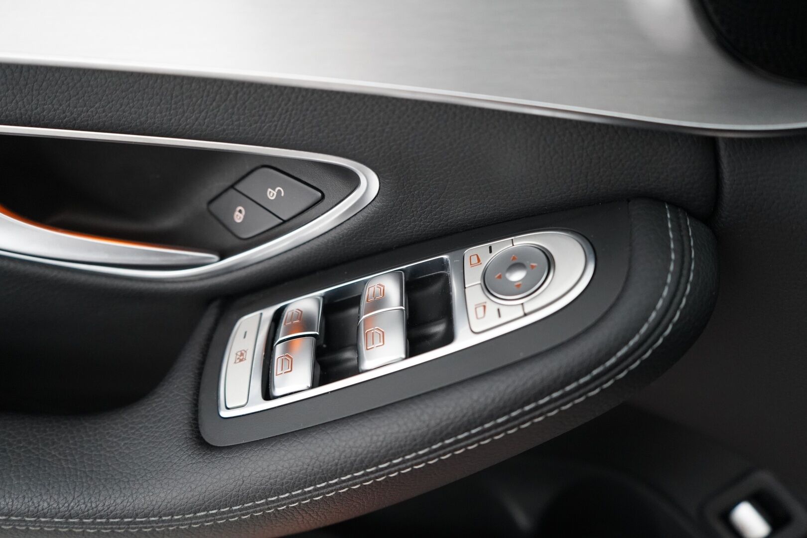 Mercedes-Benz C 2018 200 4Matic T A Avantgarde * Sporttipenkit / Vetokoukku / ILS / Vakkari / Tutkat * - Suomi-auto / Viimeisin huolto 143tkm / Apple&Android / Uudet nastarenkaat! - Osta nyt, maksa vasta ensi vuonna