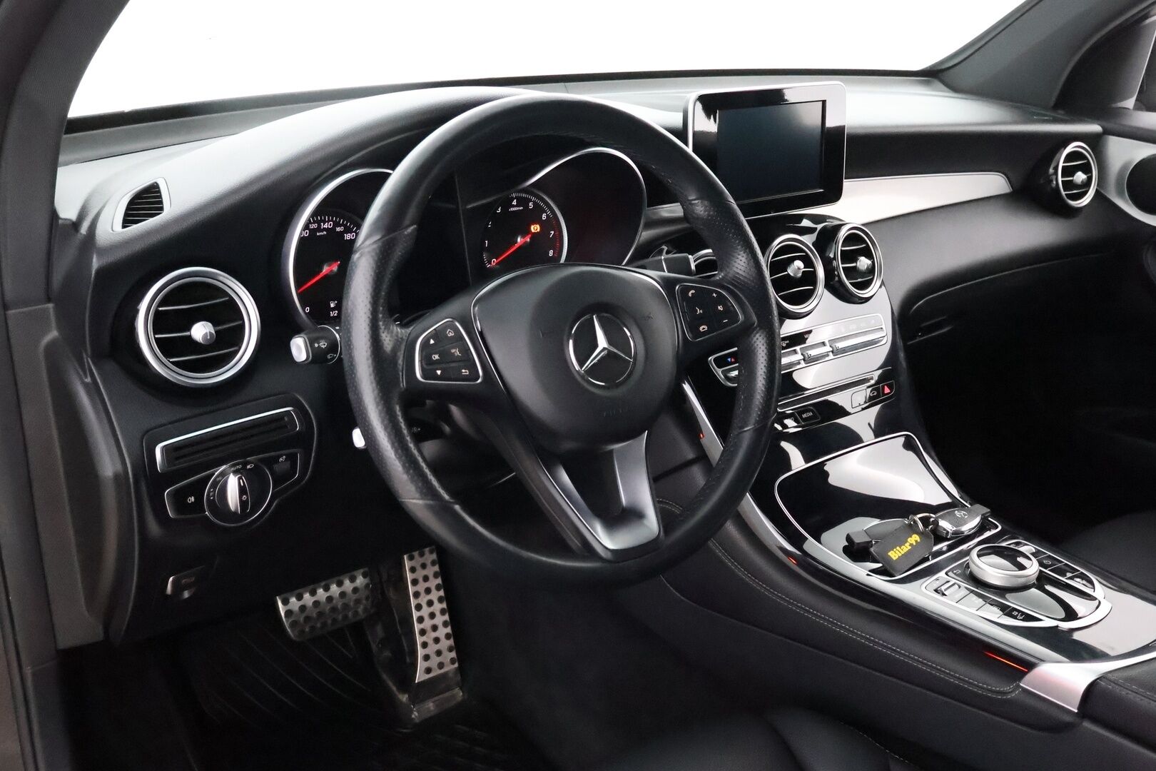 Mercedes-Benz GLC 2018 350 e Coupé 4Matic A Premium Business AMG - Merkkihuollettu Suomiauto / Nahkapenkit Muistilla / Vetokoukku / Peruutuskamera / Sähköluukku / Juuri tullut Tampereelle!