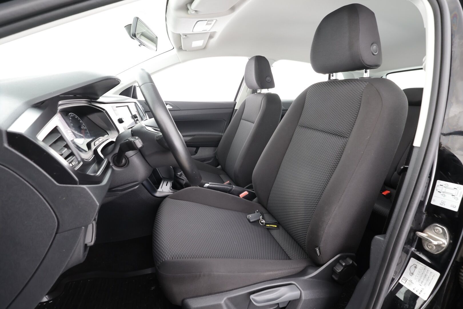 Volkswagen Polo 2018 Trendline 1,0 55 kW * Suomi-auto / Vakkari / Lohkolämmitin / Bluetooth / 2xRenkaat / Ilmastointi * - HULLU BLACKWEEK KORKOTARJOUS 2,49%