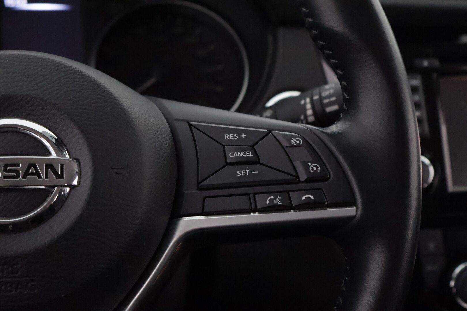 Nissan Qashqai 2018 DIG-T 115 N-Connecta 2WD Xtronic PFEB *Suomiauto /  360° kamera / Vakkari / Navi / Lohko&Sisäpistoke / P-tutkat * - Särmät huollot / 2x hyvät renkaat / Juuri saapunut Tampereelle!