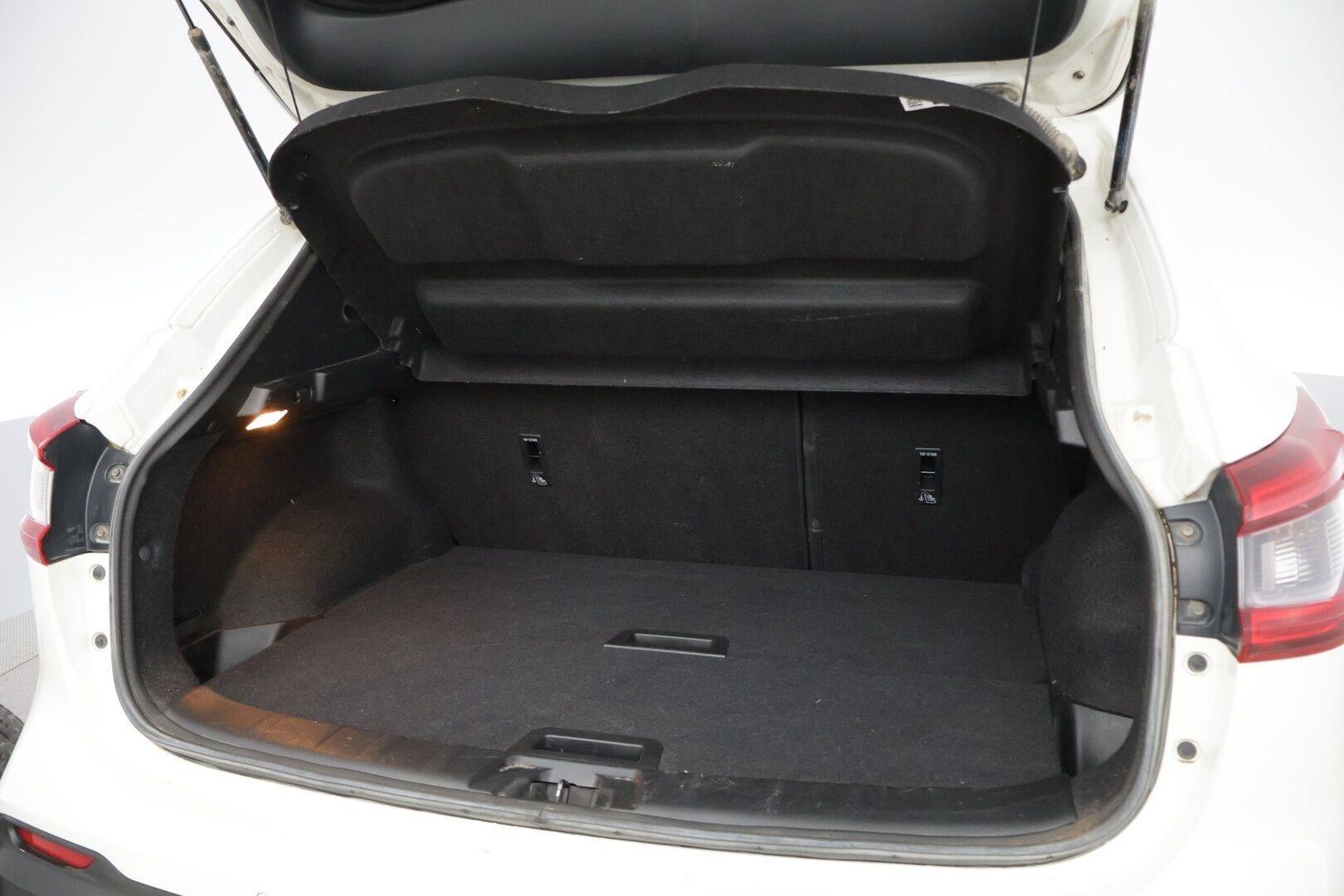 Nissan Qashqai 2018 DIG-T 115 N-Connecta 2WD Xtronic PFEB *Suomiauto /  360° kamera / Vakkari / Navi / Lohko&Sisäpistoke / P-tutkat * - Särmät huollot / 2x hyvät renkaat / Juuri saapunut Tampereelle!