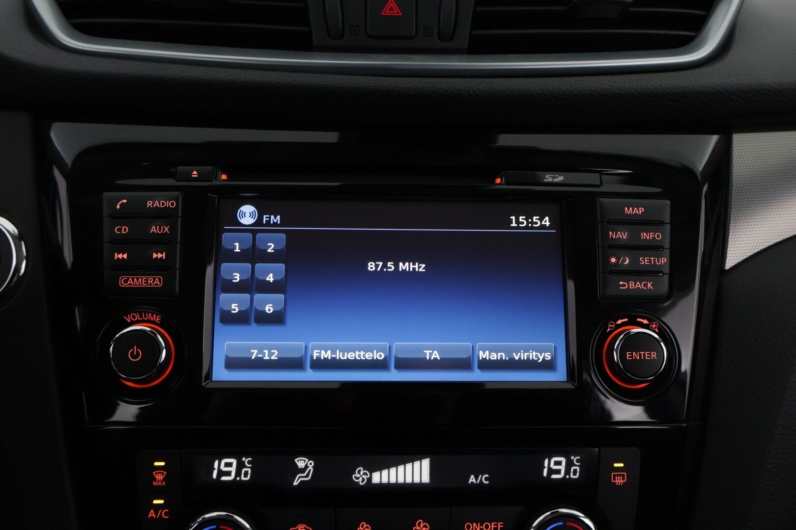 Nissan Qashqai 2018 DIG-T 115 N-Connecta 2WD Xtronic PFEB *Suomiauto /  360° kamera / Vakkari / Navi / Lohko&Sisäpistoke / P-tutkat * - Särmät huollot / 2x hyvät renkaat / Juuri saapunut Tampereelle!