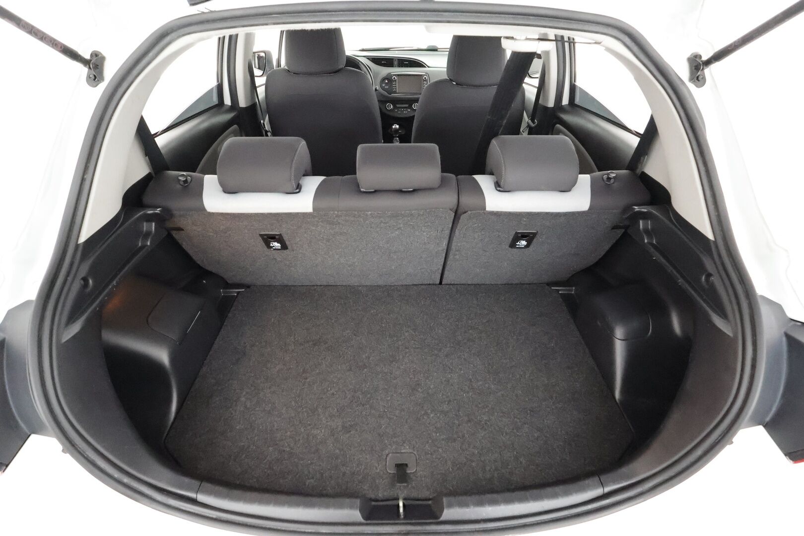 Toyota Yaris 2018 1,5 Dual VVT-i Active 5ov * Vakkari / P.kamera / Navi / Kaistavahti / Bluetooth / Lohko * - Suomi-auto / Kahdet renkaat aluvanteilla 