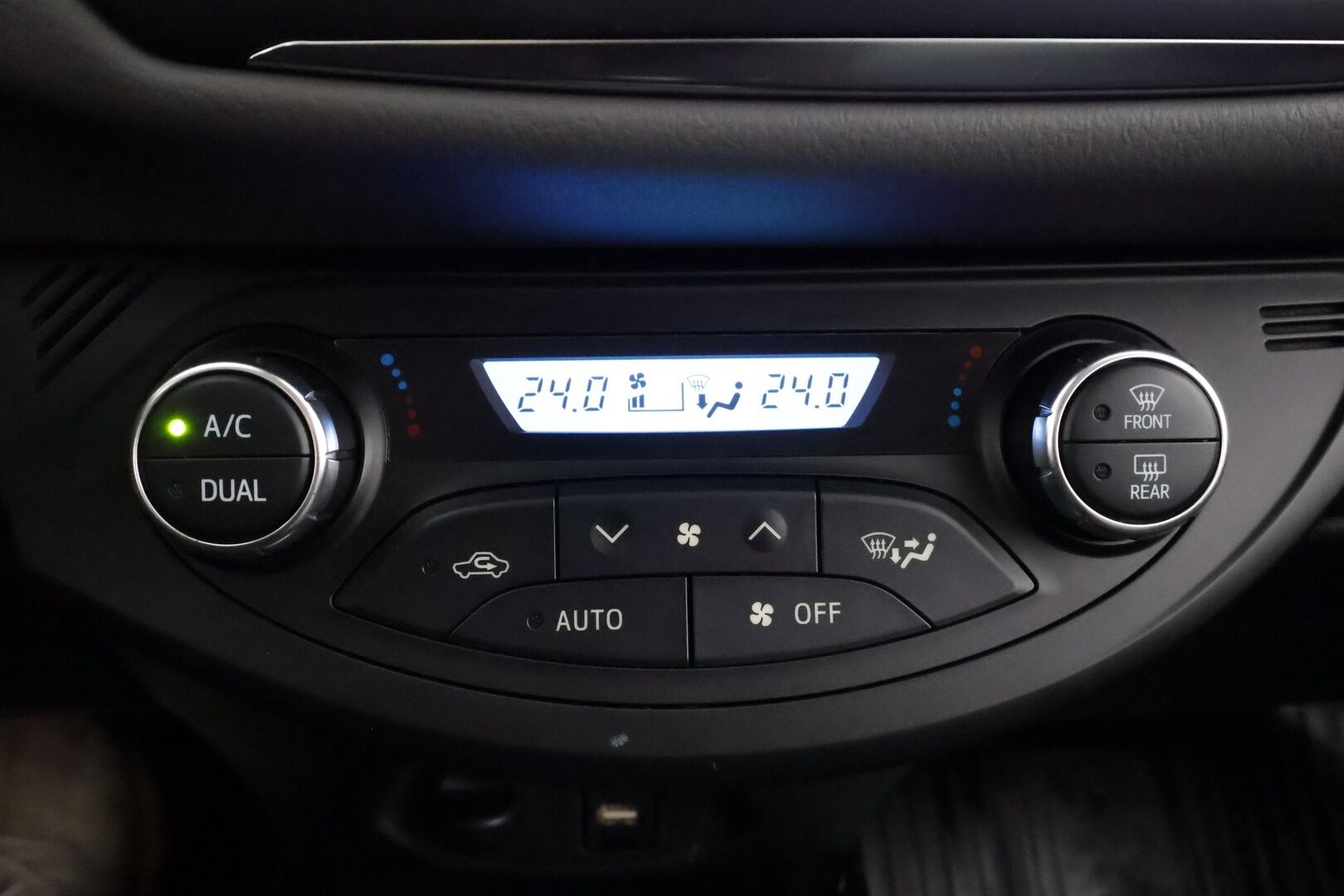 Toyota Yaris 2018 1,5 Dual VVT-i Active 5ov * Vakkari / P.kamera / Navi / Kaistavahti / Bluetooth / Lohko * - Suomi-auto / Kahdet renkaat aluvanteilla 