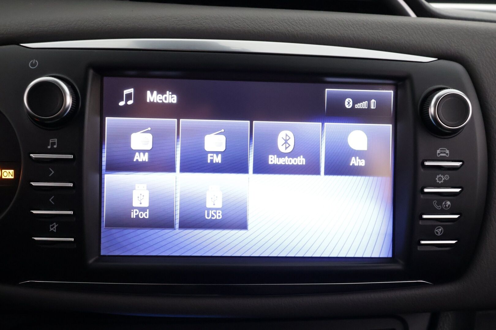 Toyota Yaris 2018 1,5 Dual VVT-i Active 5ov * Vakkari / P.kamera / Navi / Kaistavahti / Bluetooth / Lohko * - Suomi-auto / Kahdet renkaat aluvanteilla 