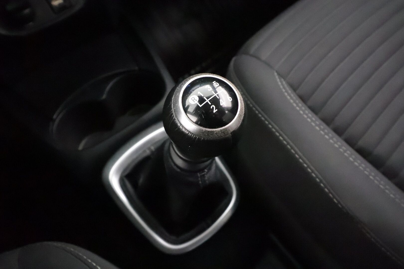 Toyota Yaris 2018 1,5 Dual VVT-i Active 5ov * Vakkari / P.kamera / Navi / Kaistavahti / Bluetooth / Lohko * - Suomi-auto / Kahdet renkaat aluvanteilla 