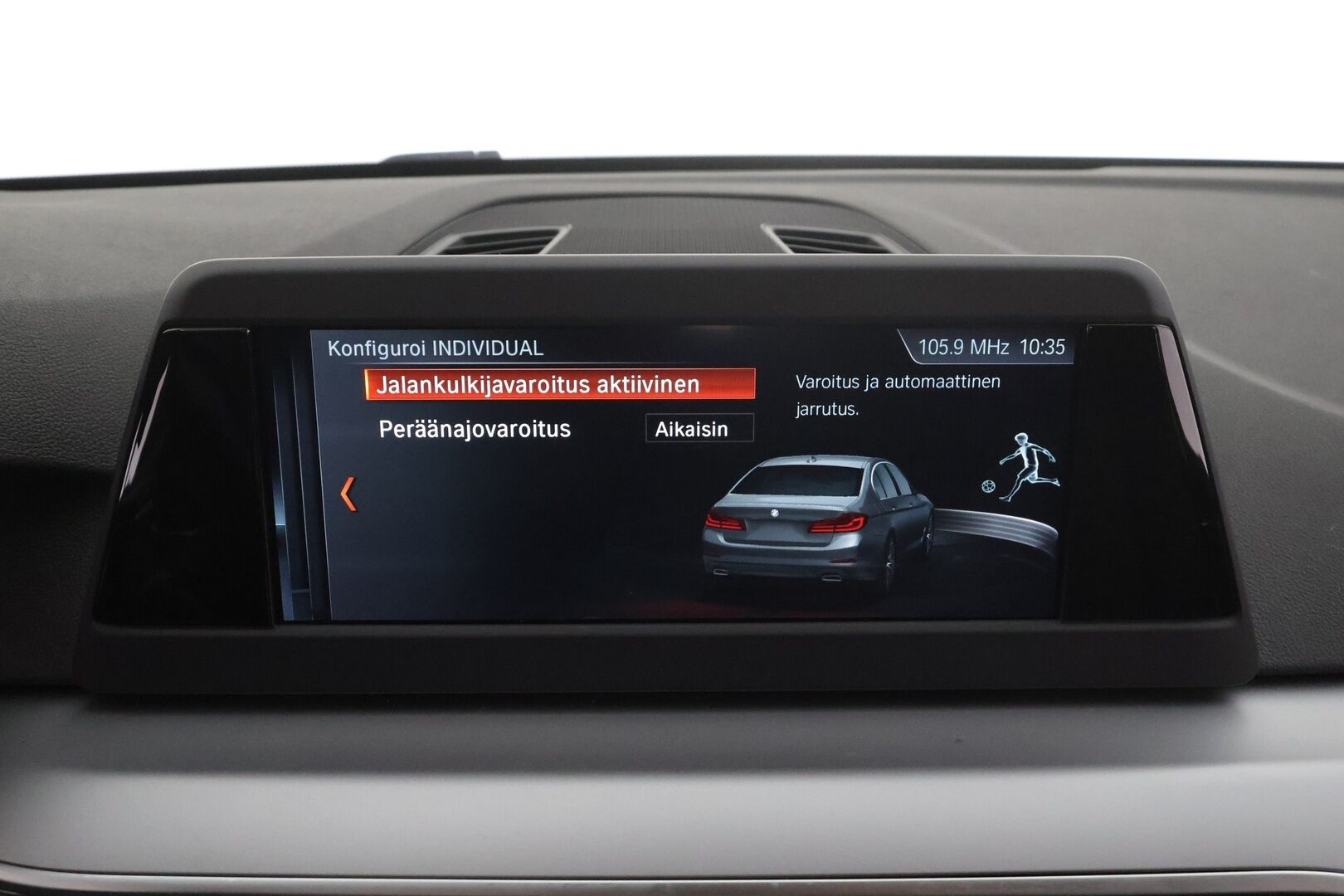 BMW 520 2019 G30 Sedan 520d A xDrive Business * Webasto / Koukku / LED / P.Tutkat / Vakkari / Nahkaverhoilu * - Suomi-auto / Kahdet renkaat aluvanteilla / Merkkihuollot