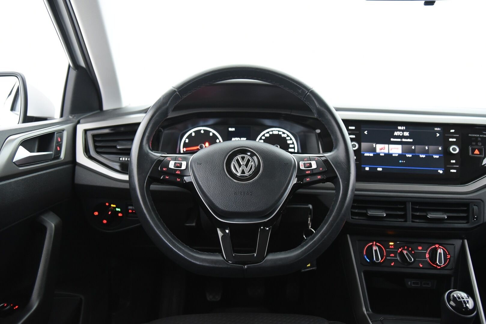 Volkswagen Polo 2019 Comfortline 1,0 TSI 70 kW (95 hv) / Vakkari / Tutkat / Apple&Android - Hieno 1-omisteinen Suomi-auto / Jakopää juuri tehty!