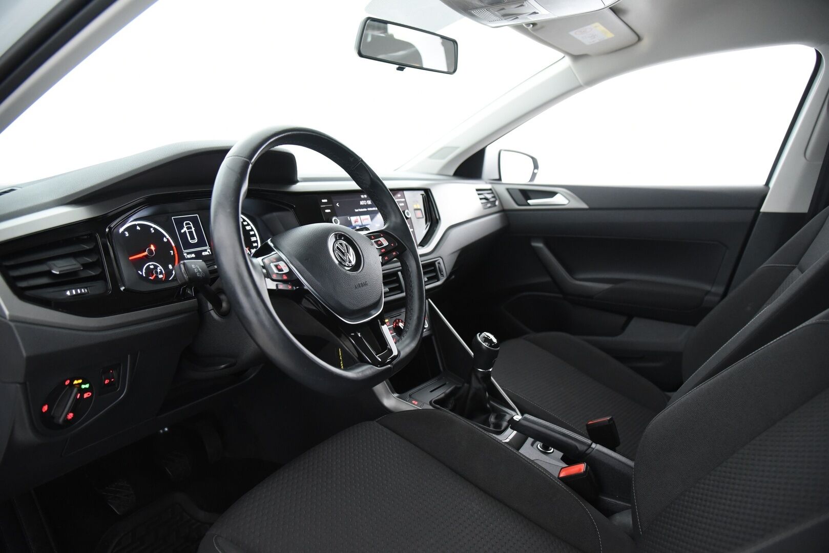 Volkswagen Polo 2019 Comfortline 1,0 TSI 70 kW (95 hv) / Vakkari / Tutkat / Apple&Android - Hieno 1-omisteinen Suomi-auto / Jakopää juuri tehty!
