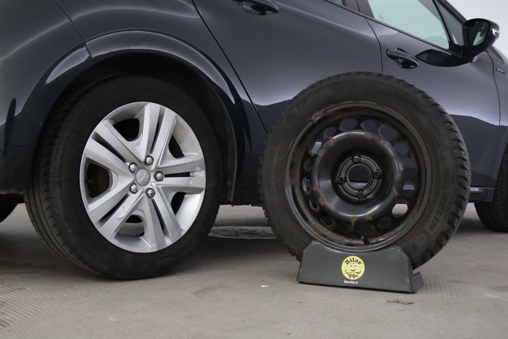 Peugeot 208 2018 Signature PureTech 82 5-ov * P-Kamera / Vakkari / Lohko+sisäpuhallin / AppleCarPlay * - Merkkihuollettu / Jakohihna vaihdettu / 2-om Suomi-auto