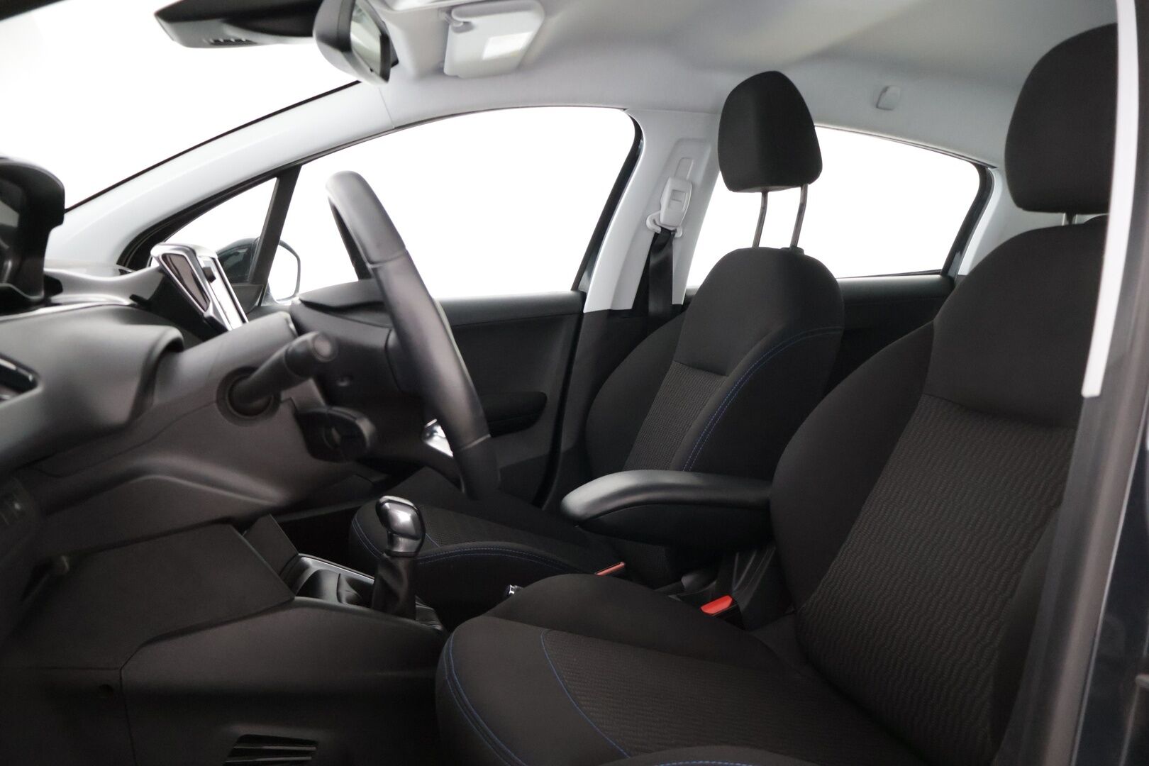 Peugeot 208 2018 Signature PureTech 82 5-ov * P-Kamera / Vakkari / Lohko+sisäpuhallin / AppleCarPlay * - Merkkihuollettu / Jakohihna vaihdettu / 2-om Suomi-auto