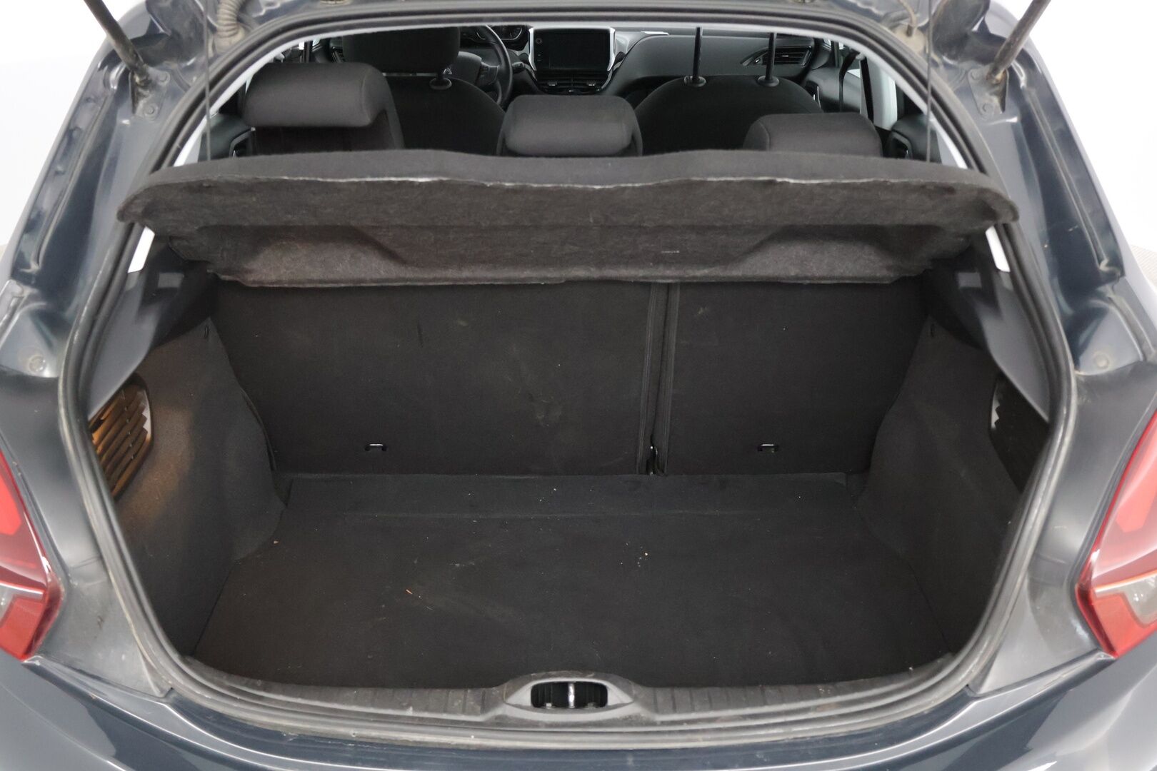 Peugeot 208 2018 Signature PureTech 82 5-ov * P-Kamera / Vakkari / Lohko+sisäpuhallin / AppleCarPlay * - Merkkihuollettu / Jakohihna vaihdettu / 2-om Suomi-auto