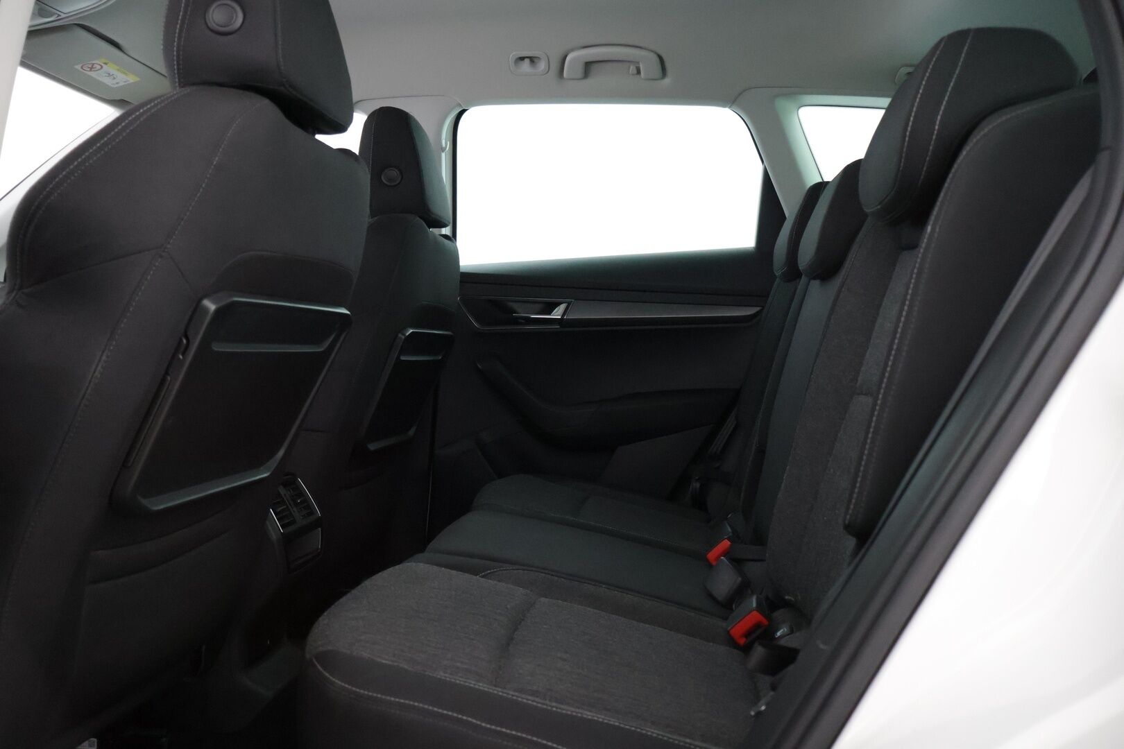 Skoda Karoq 2018 1,5 TSI Style DSG Autom. * ACC / Webasto / BLIS / Ledit / Lämm. tuulilasi / Lane Assist / Tutkat / P.kamera * - * Juuri huollettu ja jakohihna vaihdettu 09/25 ! Hyvin pidetty ja huollettu yksilö hyvin varustein *