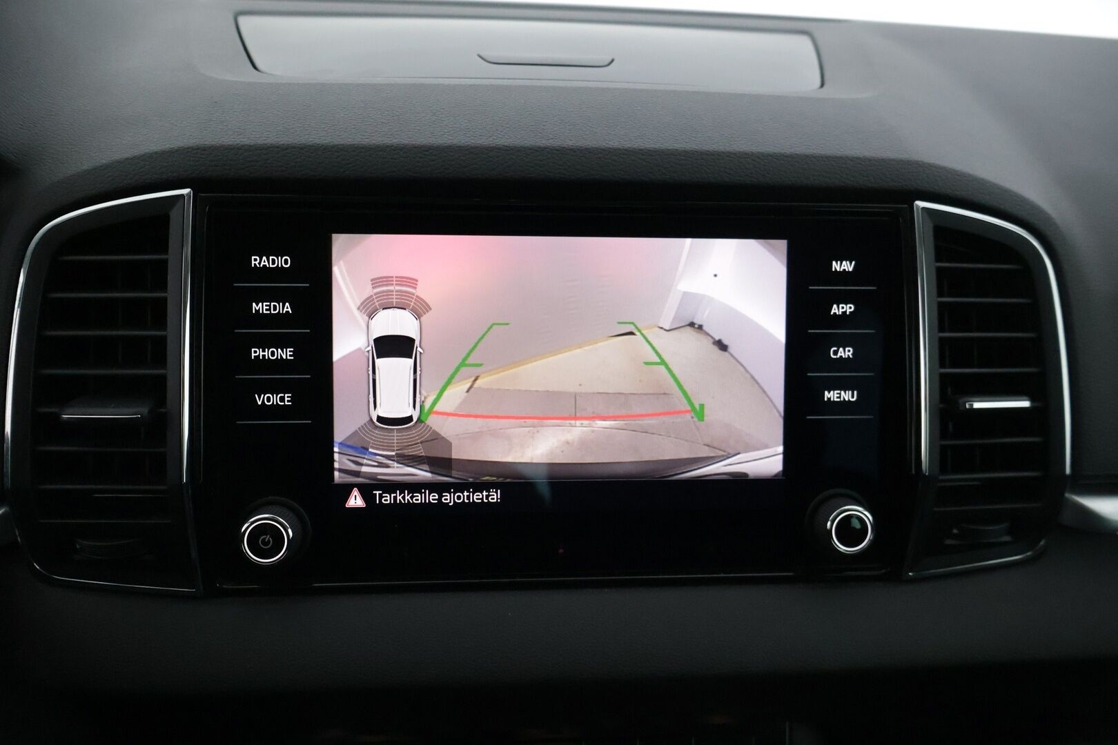 Skoda Karoq 2019 1,5 TSI Style DSG Autom. * ACC / Webasto / BLIS / Ledit / Lämm. tuulilasi / Lane Assist / Tutkat / P.kamera * - * Juuri huollettu ja jakohihna vaihdettu 09/25 ! Hyvin pidetty ja huollettu yksilö hyvin varustein * - Osta nyt, maksa vasta ensi vuonna