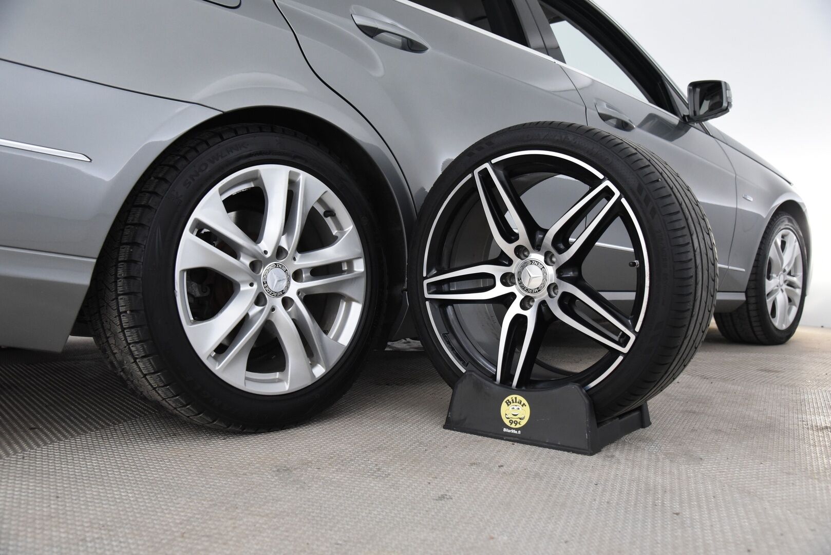 Mercedes-Benz E 2010 200 CGI BE A Avantgarde / Vakkari / Nahat / P-tutkat / Lohkolämmitin - Erikoismaskilla / Jakoketju vaihdettu!