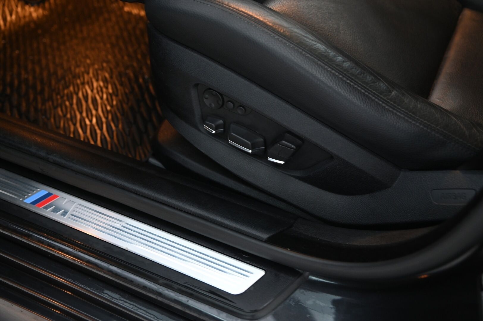BMW 530 2012 F11 Touring 530d A xDrive M-Sport - ACC | Adaptiivinen Alusta | Comfort Acces | Panorama | Koukku | Comfort Muisteilla | HIFI | P-Kamera | Proffanavi | Ratinlämmitin | Xenon 