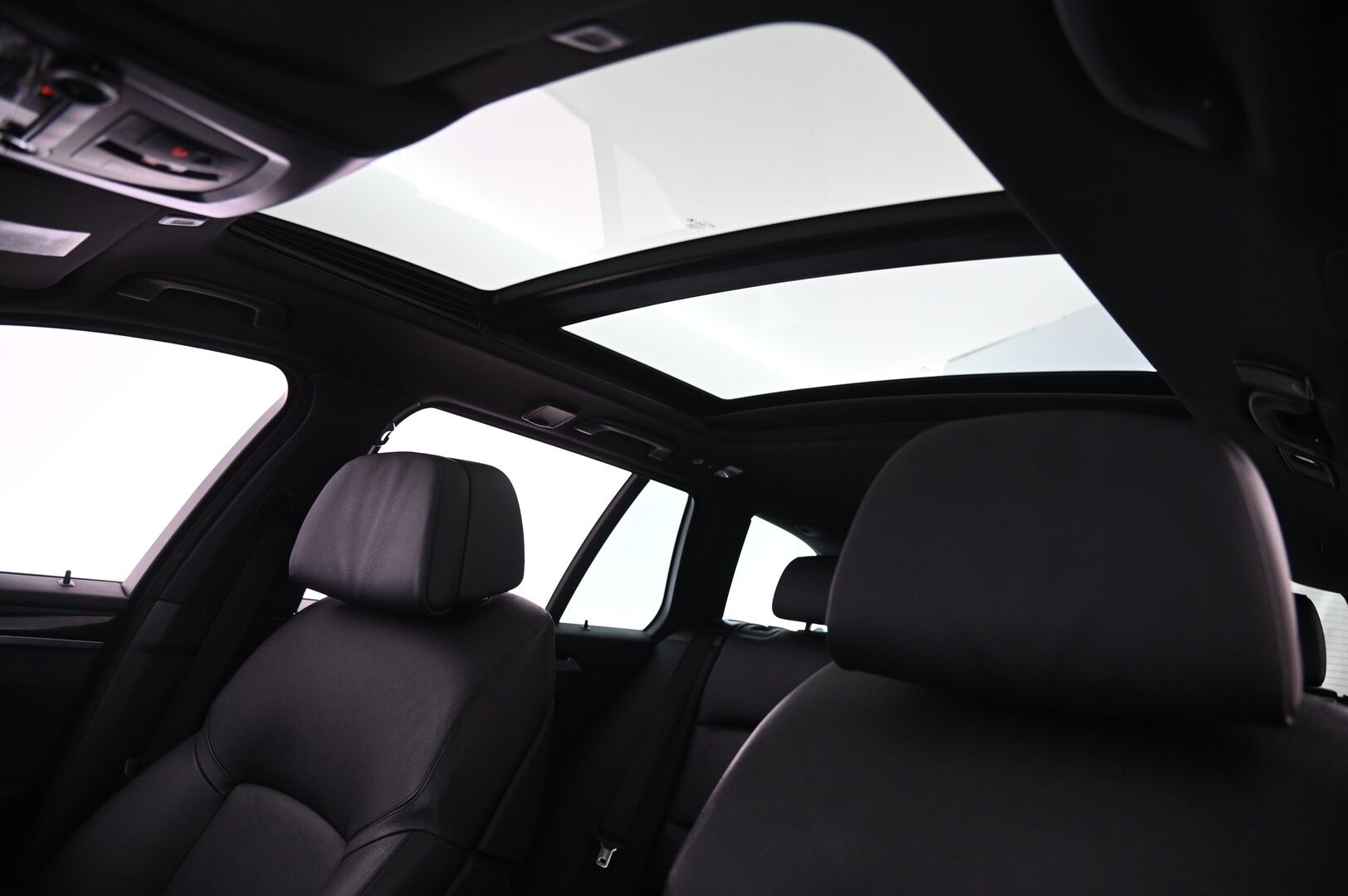 BMW 530 2012 F11 Touring 530d A xDrive M-Sport - ACC | Adaptiivinen Alusta | Comfort Acces | Panorama | Koukku | Comfort Muisteilla | HIFI | P-Kamera | Proffanavi | Ratinlämmitin | Xenon 