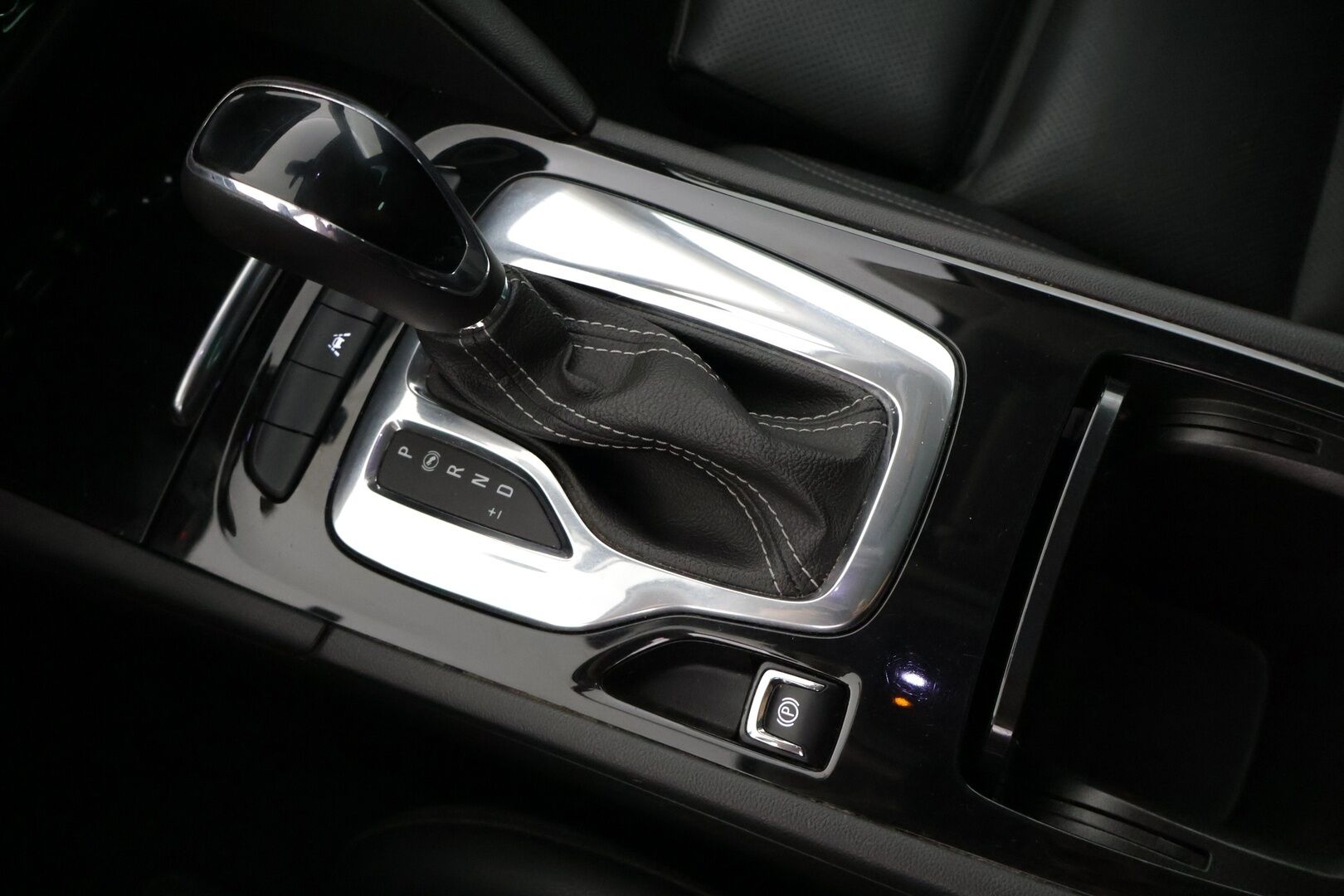 Opel Insignia 2019 Sports Tourer Innovation Plus 136 D Turbo A *AGR-istuimet / Webasto / Koukku / Navi / LED / Kaistavahti / Vakkari* - Huippuvarusteet! / 2-omisteinen Suomi-auto!