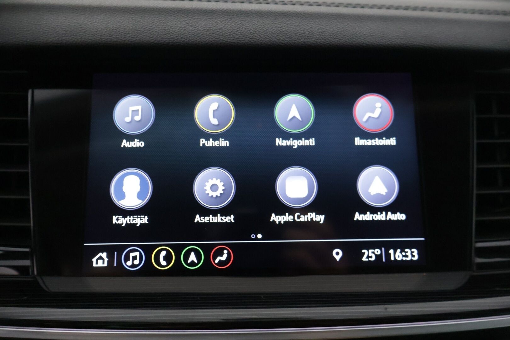 Opel Insignia 2019 Sports Tourer Innovation Plus 136 D Turbo A *AGR-istuimet / Webasto / Koukku / Navi / LED / Kaistavahti / Vakkari* - Huippuvarusteet! / 2-omisteinen Suomi-auto!
