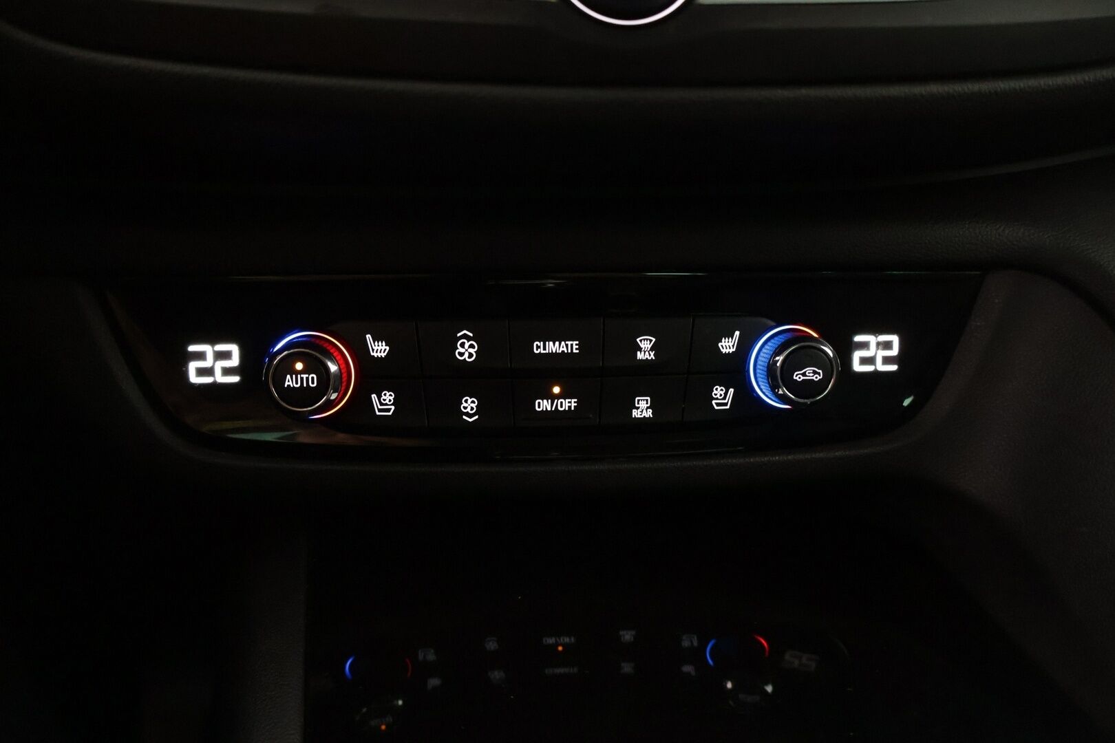 Opel Insignia 2019 Sports Tourer Innovation Plus 136 D Turbo A *AGR-istuimet / Webasto / Koukku / Navi / LED / Kaistavahti / Vakkari* - Huippuvarusteet! / 2-omisteinen Suomi-auto!