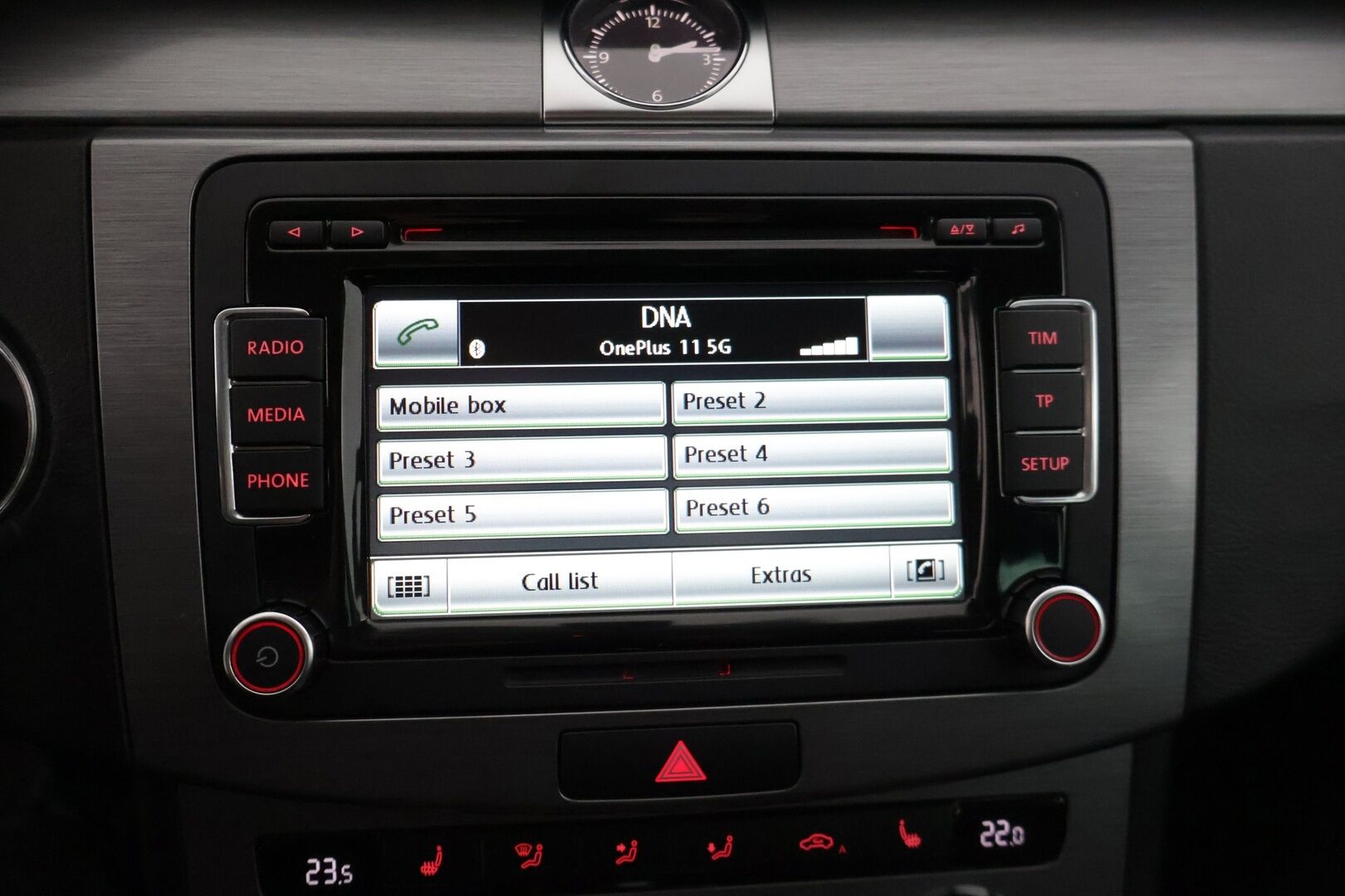Volkswagen Passat 2013 Variant Highline 2,0 TDI 130 kW (177 hv) BlueMotion Technology 4MOTION DSG-aut * Vakkari / Nahkaverhoilu / Kahet renkaat * - YritysOutlet - Myydään vain yrityksille - JUURI LEIMATTU! – Tämä auto myydään YritysOutlet -valikoimasta vain yritykselle