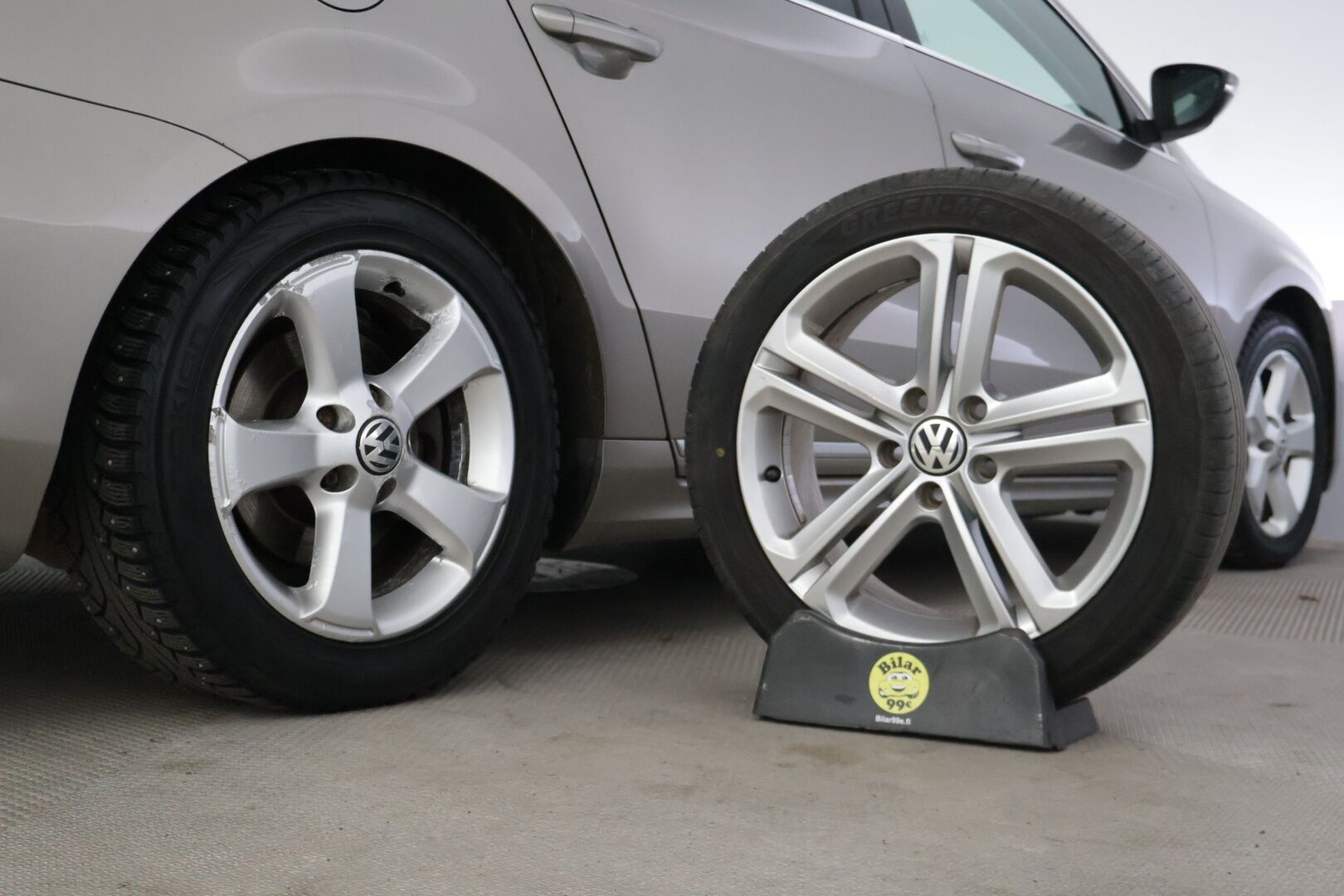 Volkswagen Passat 2013 Variant Highline 2,0 TDI 130 kW (177 hv) BlueMotion Technology 4MOTION DSG-aut * Vakkari / Nahkaverhoilu / Kahet renkaat * - YritysOutlet - Myydään vain yrityksille - JUURI LEIMATTU! – Tämä auto myydään YritysOutlet -valikoimasta vain yritykselle