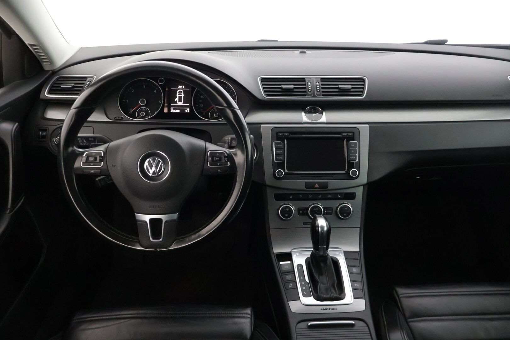 Volkswagen Passat 2013 Variant Highline 2,0 TDI 130 kW (177 hv) BlueMotion Technology 4MOTION DSG-aut * Vakkari / Nahkaverhoilu / Kahet renkaat * - YritysOutlet - Myydään vain yrityksille - JUURI LEIMATTU! – Tämä auto myydään YritysOutlet -valikoimasta vain yritykselle