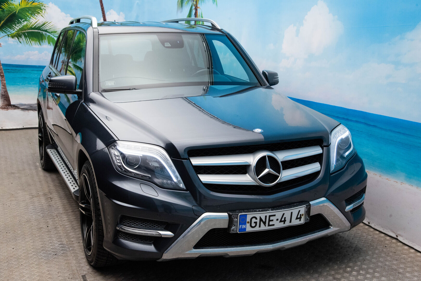 Mercedes-Benz GLK 2013 220 CDI BE 4Matic A Premium Business - | AMG- Ulkopaketti | Vetokoukku | 4MATIC-neliveto | Navi | Tutkat | Vakkari | Sähkökontti | Nahka/Alcantara | ILS Bi-Xenon | 2x renkaat ja vanteet |