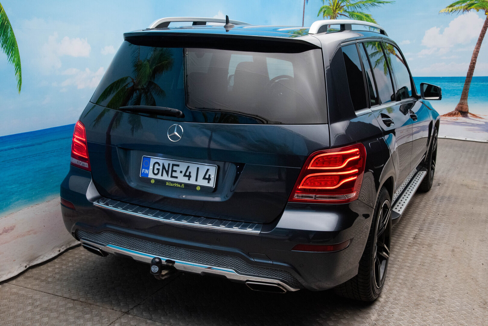 Mercedes-Benz GLK 2013 220 CDI BE 4Matic A Premium Business - | AMG- Ulkopaketti | Vetokoukku | 4MATIC-neliveto | Navi | Tutkat | Vakkari | Sähkökontti | Nahka/Alcantara | ILS Bi-Xenon | 2x renkaat ja vanteet |