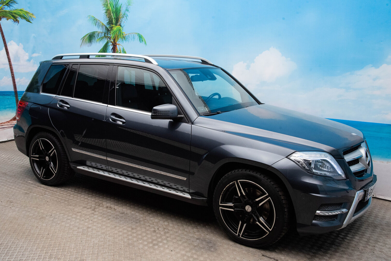 Mercedes-Benz GLK 2013 220 CDI BE 4Matic A Premium Business - | AMG- Ulkopaketti | Vetokoukku | 4MATIC-neliveto | Navi | Tutkat | Vakkari | Sähkökontti | Nahka/Alcantara | ILS Bi-Xenon | 2x renkaat ja vanteet |