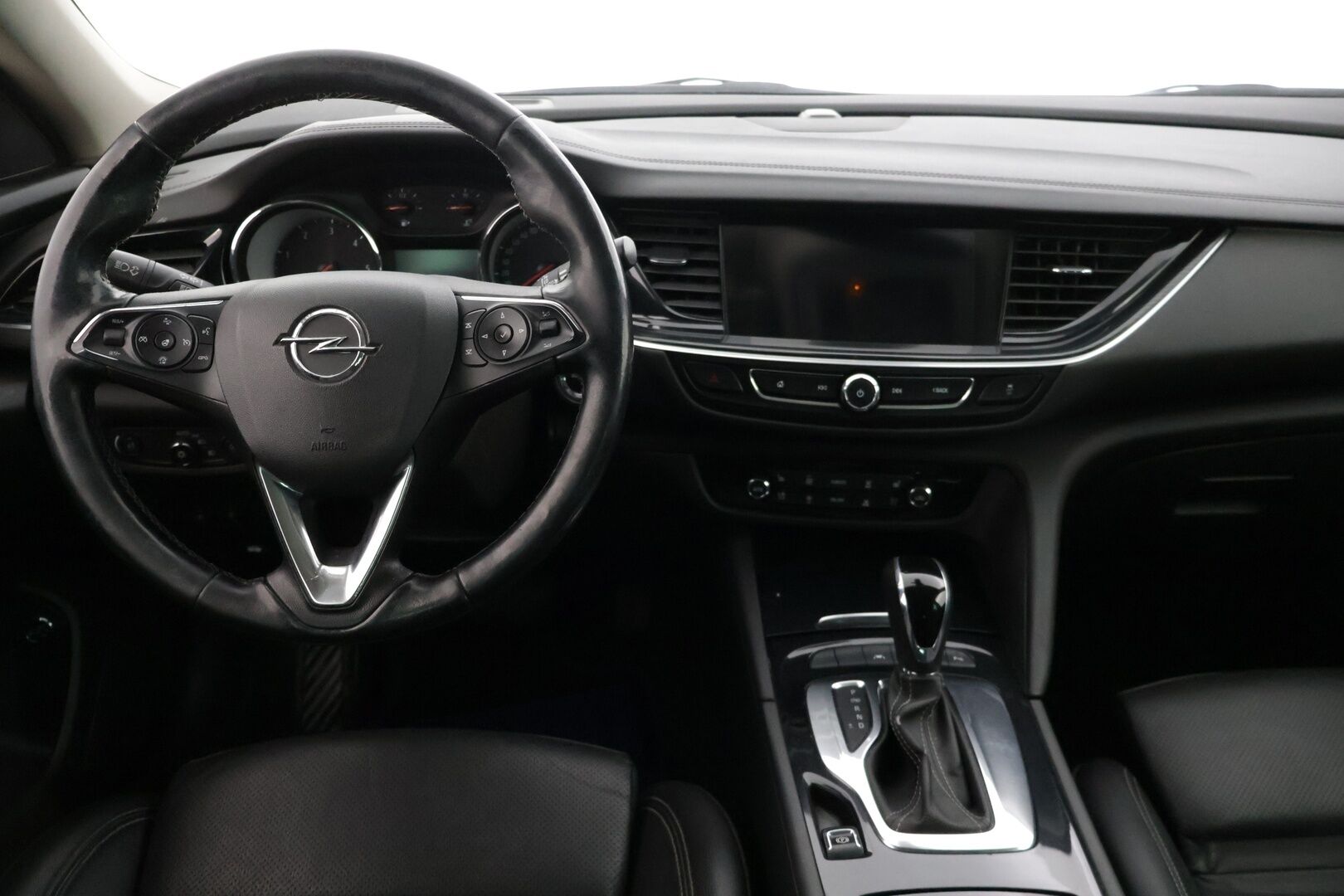 Opel Insignia 2019 Sports Tourer Innovation Plus 136 D Turbo A * Webasto / Nahkasisusta / Navi / Sähköluukku / Vakkari / Tutkat / Carplay * - * Suomi-Auto / Hyvin varusteltu / Hyvin Huollettu *