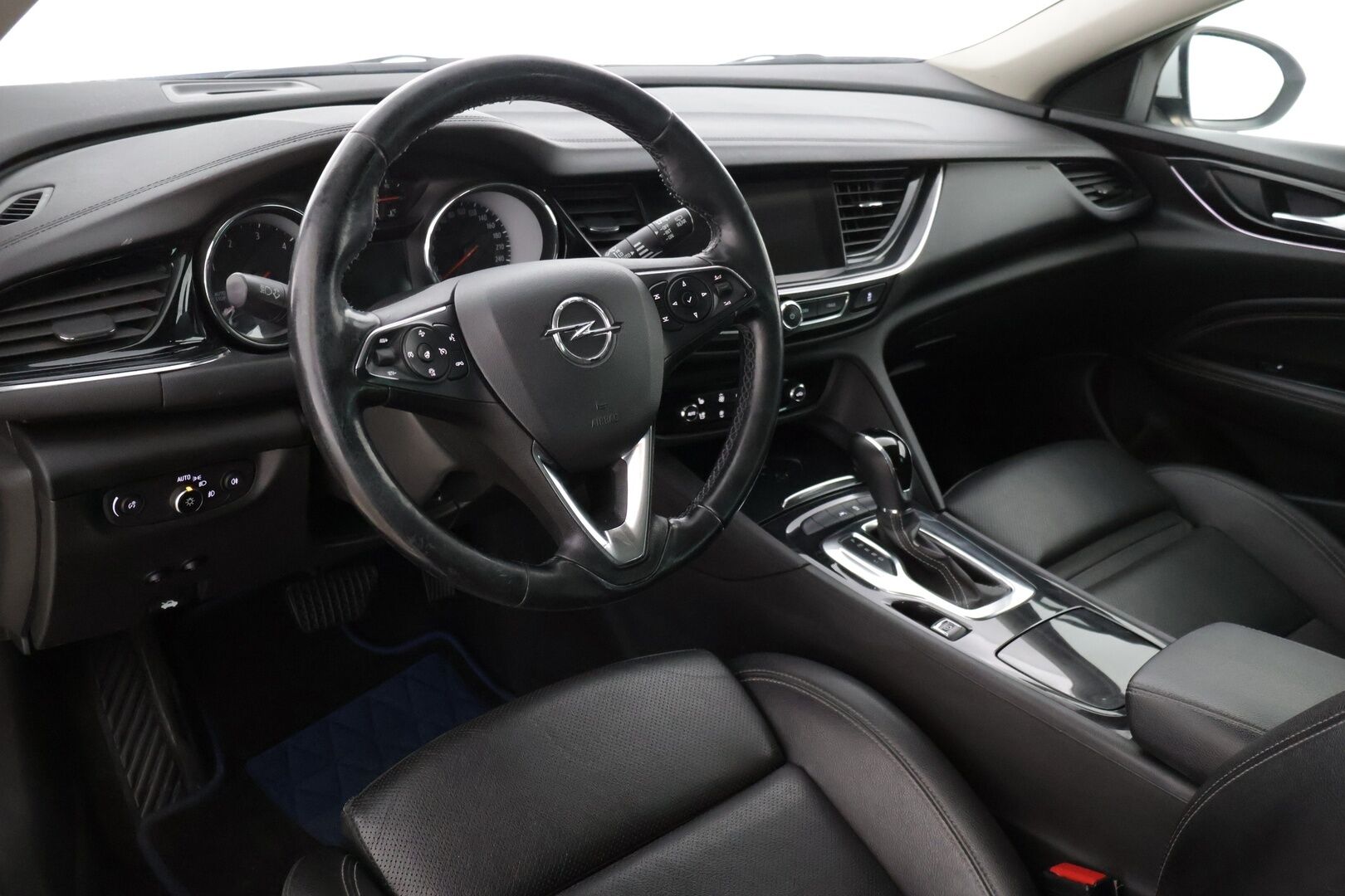 Opel Insignia 2019 Sports Tourer Innovation Plus 136 D Turbo A * Webasto / Nahkasisusta / Navi / Sähköluukku / Vakkari / Tutkat / Carplay * - * Suomi-Auto / Hyvin varusteltu / Hyvin Huollettu *
