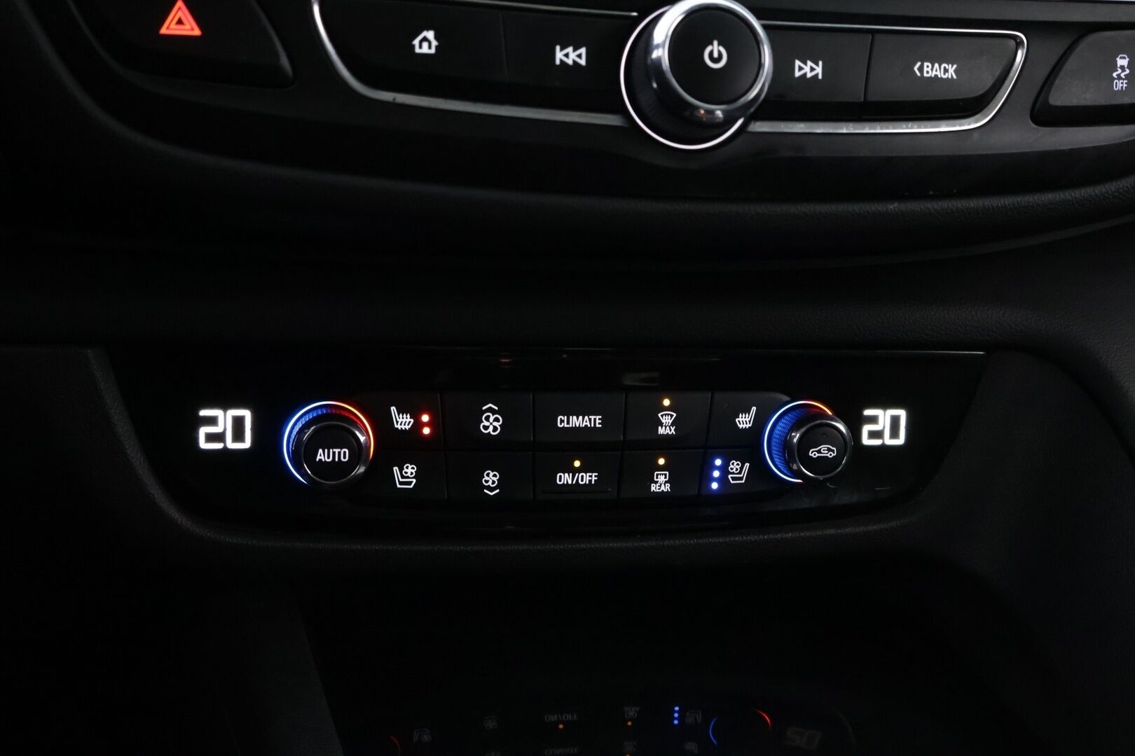 Opel Insignia 2019 Sports Tourer Innovation Plus 136 D Turbo A - Suomiauto | Webasto | IntelliLUX LED | Ilmastoidut Sporttinahat Muistilla | Ratinlämmitys | Apple&Android | Huippuvarusteet!