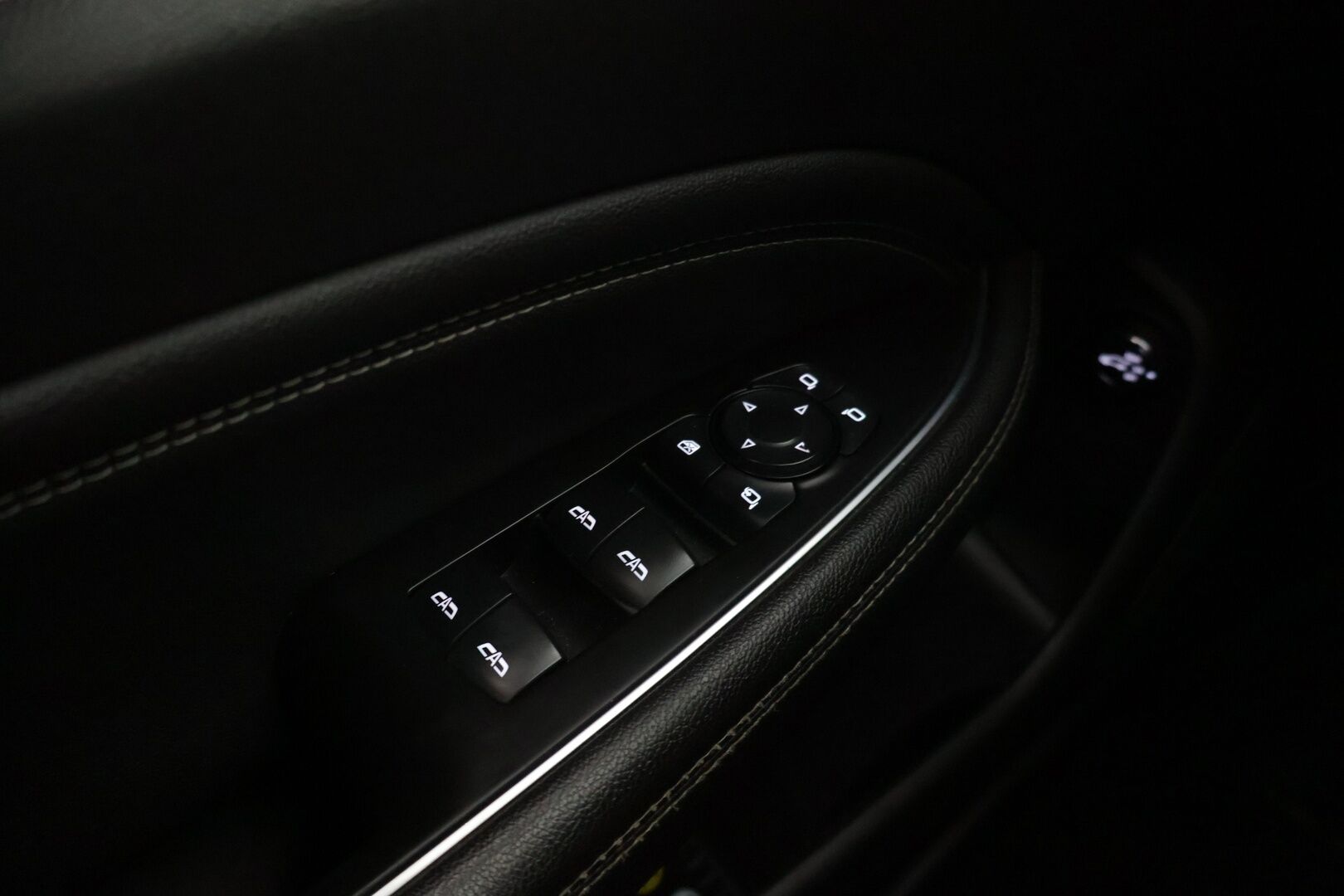 Opel Insignia 2019 Sports Tourer Innovation Plus 136 D Turbo A * Webasto / Nahkasisusta / Navi / Sähköluukku / Vakkari / Tutkat / Carplay * - * Suomi-Auto / Hyvin varusteltu / Hyvin Huollettu *