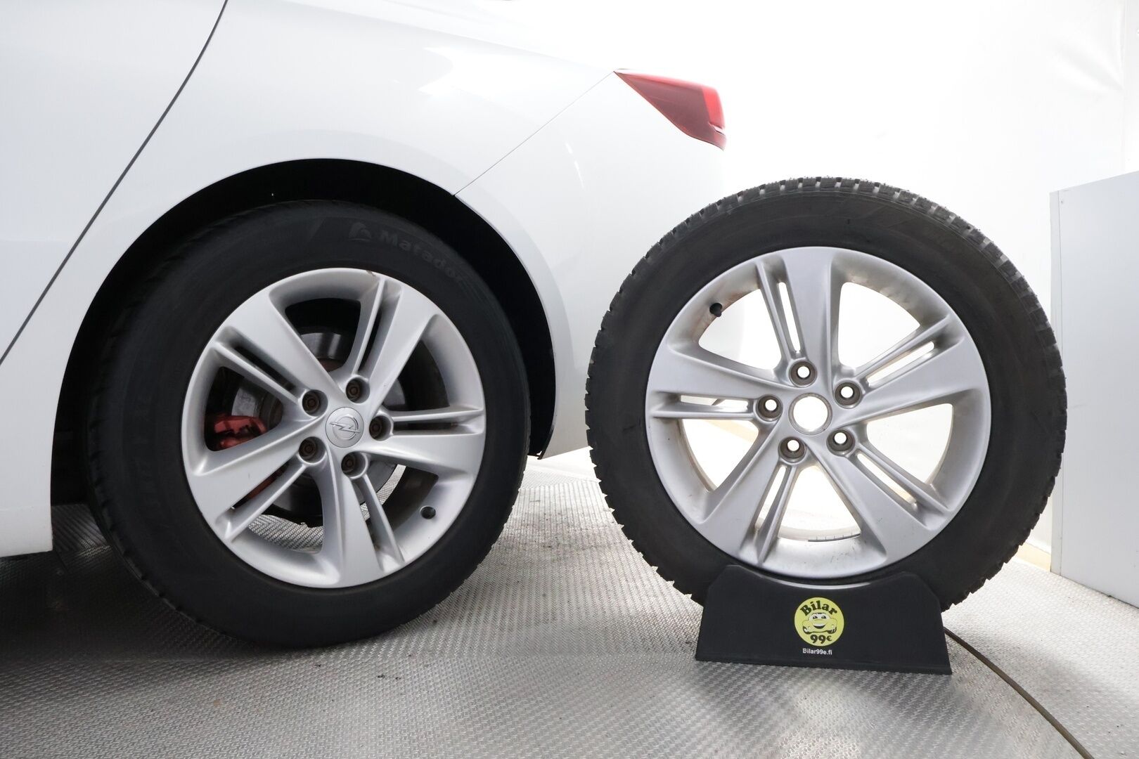 Opel Insignia 2019 Sports Tourer Innovation Plus 136 D Turbo A - Suomiauto | Webasto | IntelliLUX LED | Ilmastoidut Sporttinahat Muistilla | Ratinlämmitys | Apple&Android | Huippuvarusteet! - KORKO VAIN 3,99 %