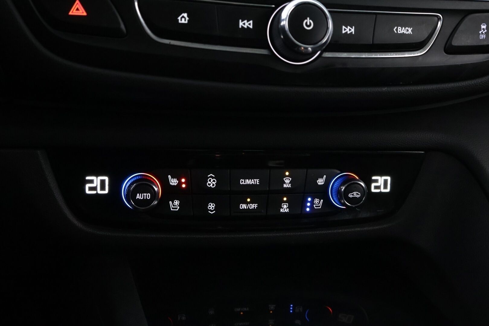Opel Insignia 2019 Sports Tourer Innovation Plus 136 D Turbo A - Suomiauto | Webasto | IntelliLUX LED | Ilmastoidut Sporttinahat Muistilla | Ratinlämmitys | Apple&Android | Huippuvarusteet! - KORKO VAIN 3,99 %