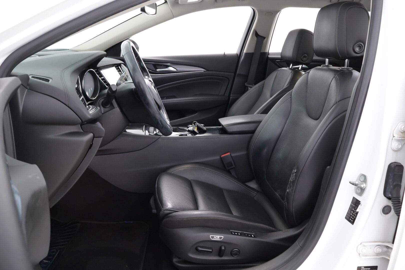 Opel Insignia 2019 Sports Tourer Innovation Plus 136 D Turbo A - Suomiauto | Webasto | IntelliLUX LED | Ilmastoidut Sporttinahat Muistilla | Ratinlämmitys | Apple&Android | Huippuvarusteet!