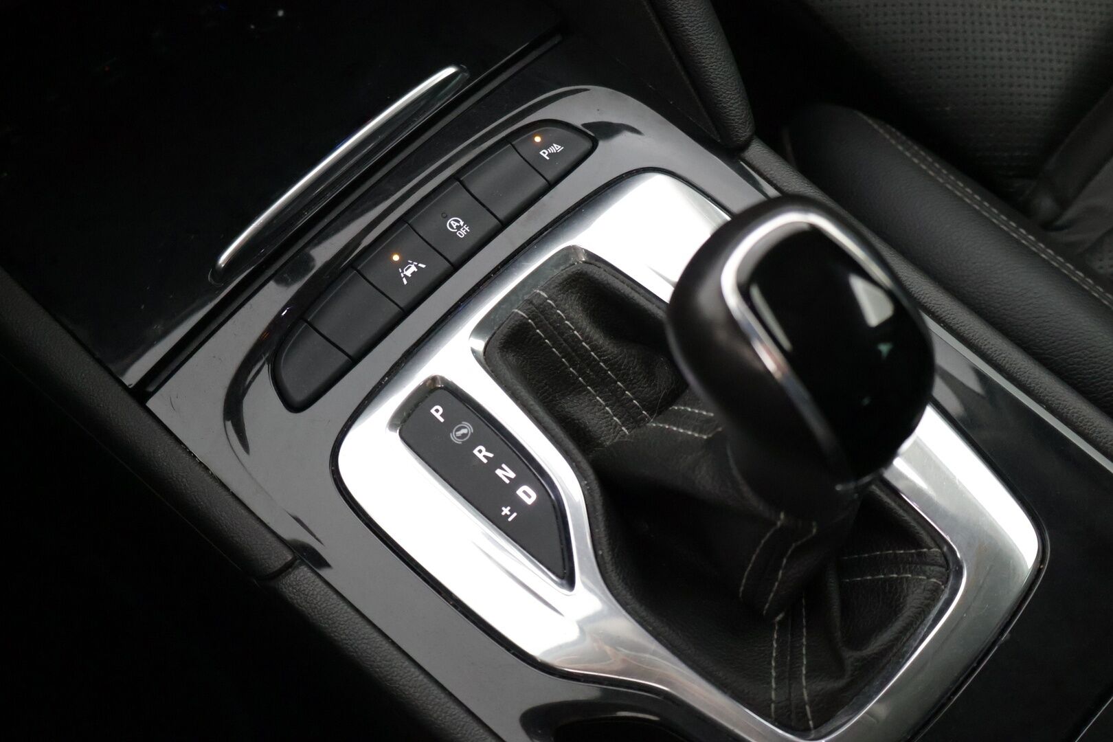 Opel Insignia 2019 Sports Tourer Innovation Plus 136 D Turbo A * Webasto / Nahkasisusta / Navi / Sähköluukku / Vakkari / Tutkat / Carplay * - * Suomi-Auto / Hyvin varusteltu / Hyvin Huollettu *